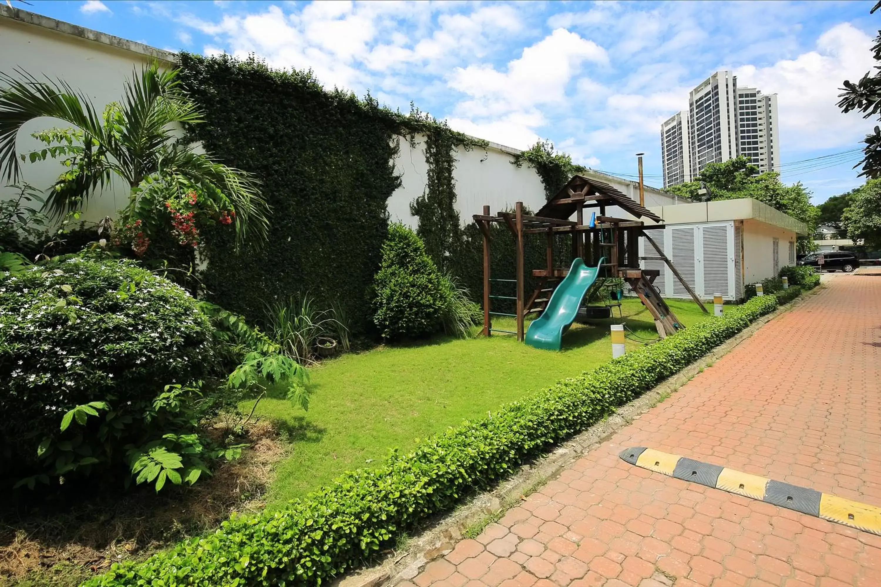 Children play ground, Children's Play Area in Glenwood City Resort