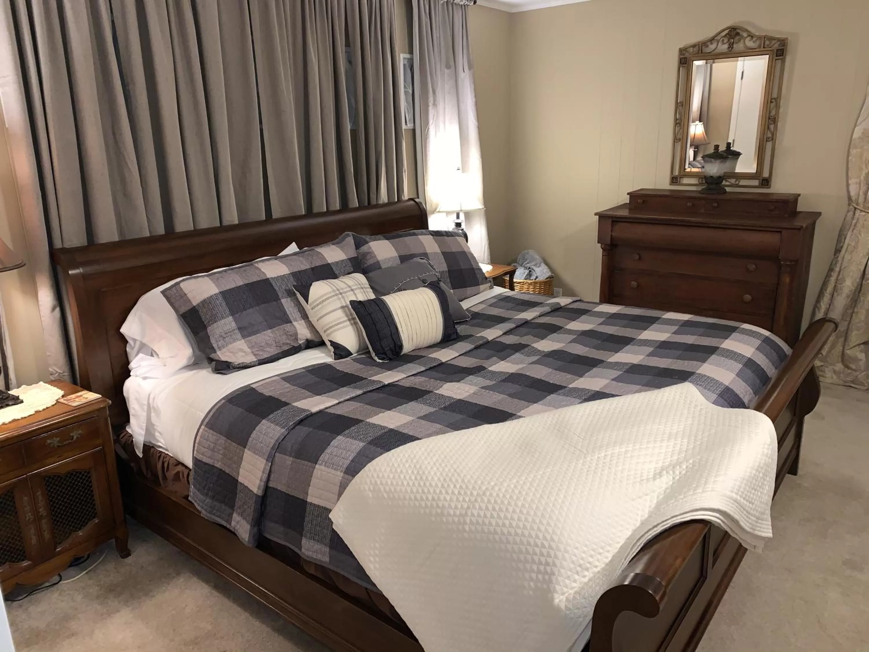 Bed in The Inn on Front Street