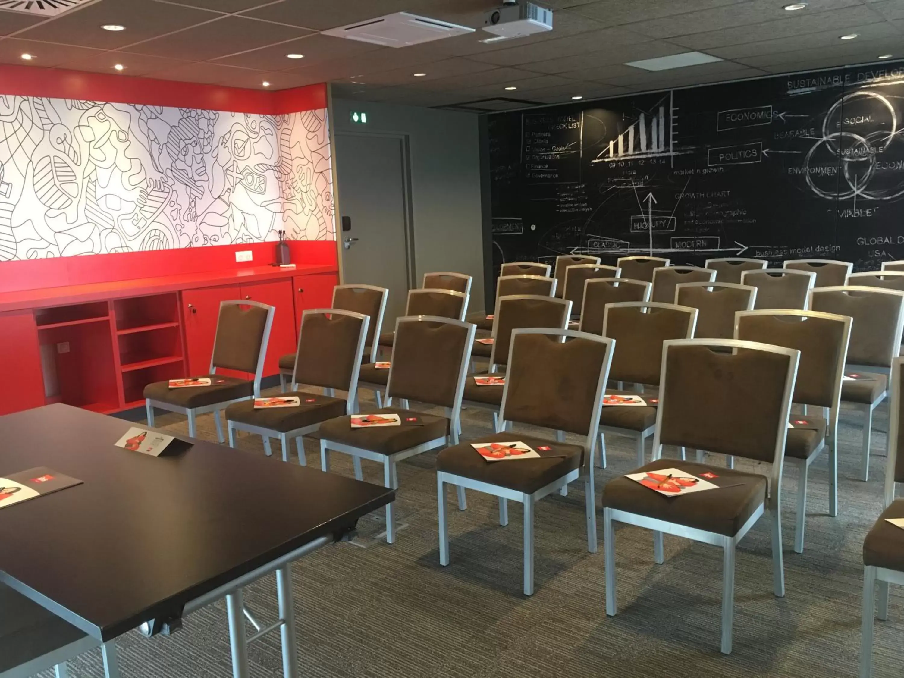 Banquet/Function facilities in Ibis Niort Est Mendes France