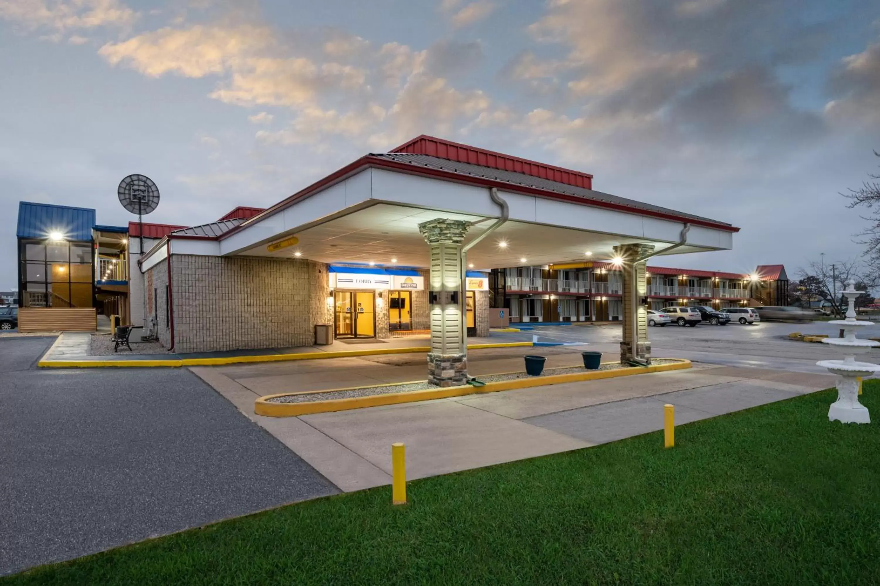 Facade/entrance, Property Building in Days Inn by Wyndham Perrysburg Toledo