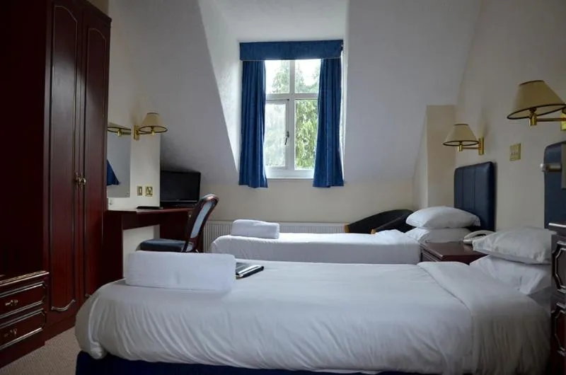 Bedroom in Uno Thames Riverside Hotel By Uno