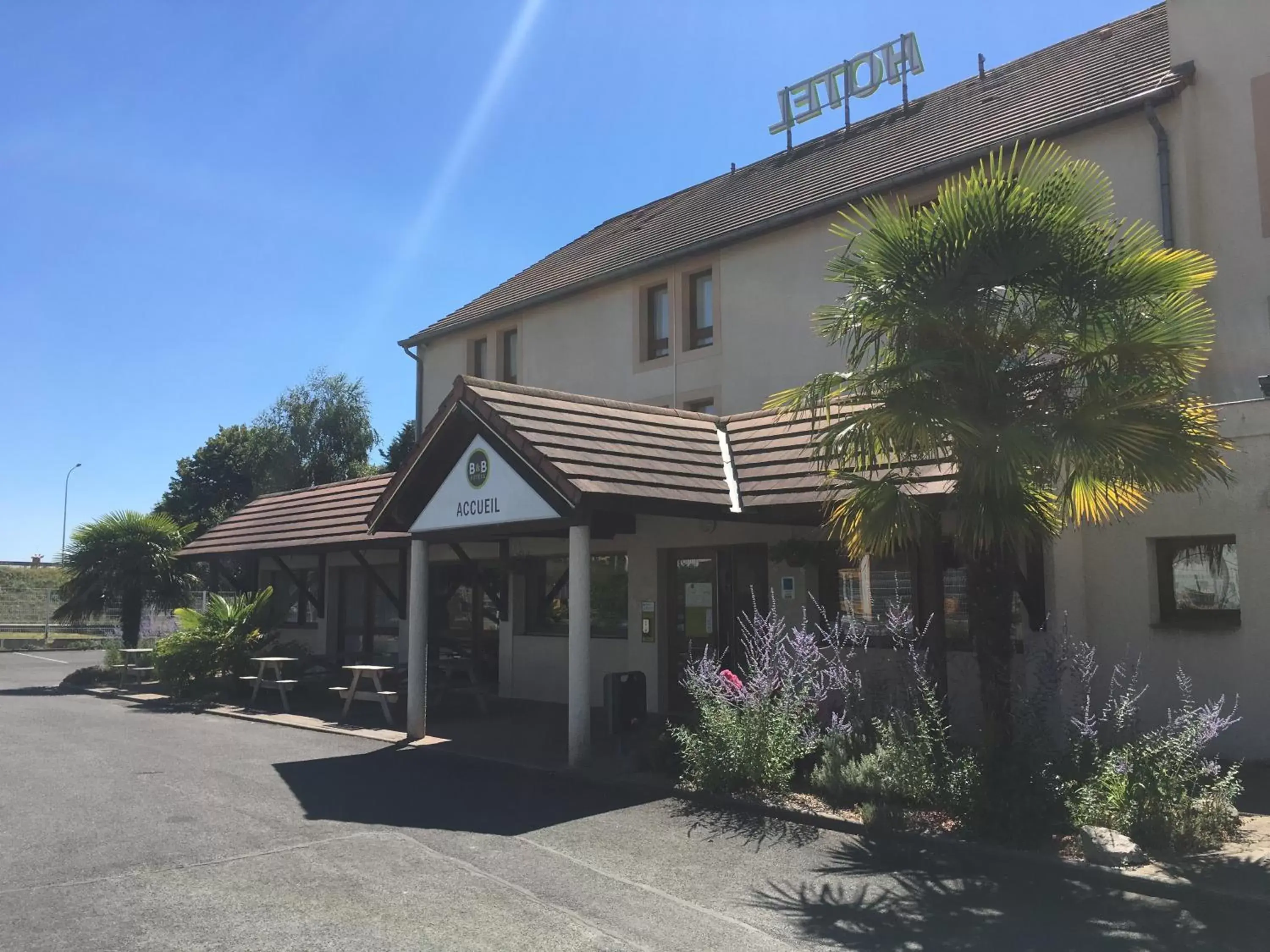 Facade/Entrance in B&B HOTEL Chatellerault