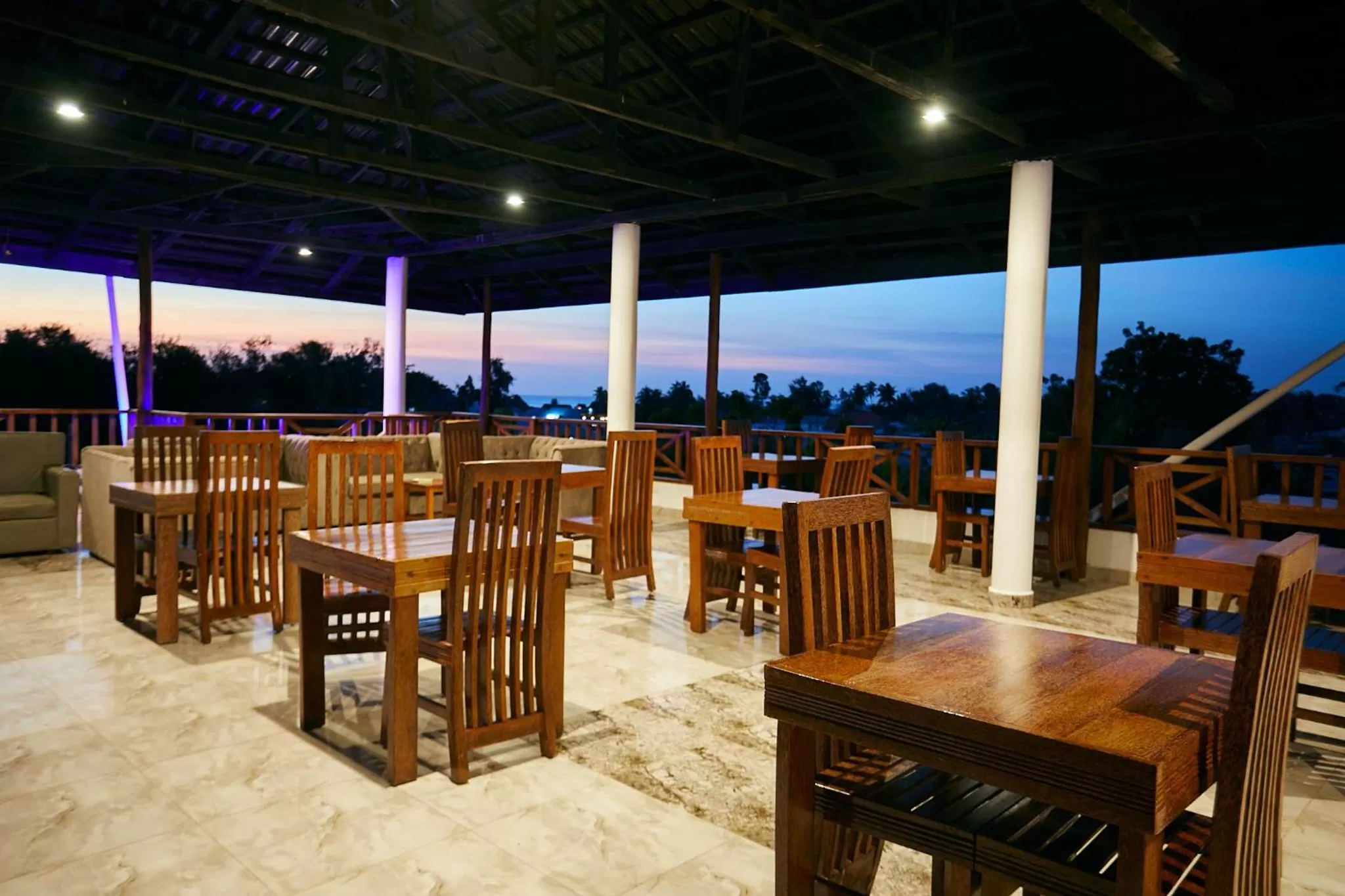 Restaurant/Places to Eat in Canary Nungwi Hotel & Free SPA