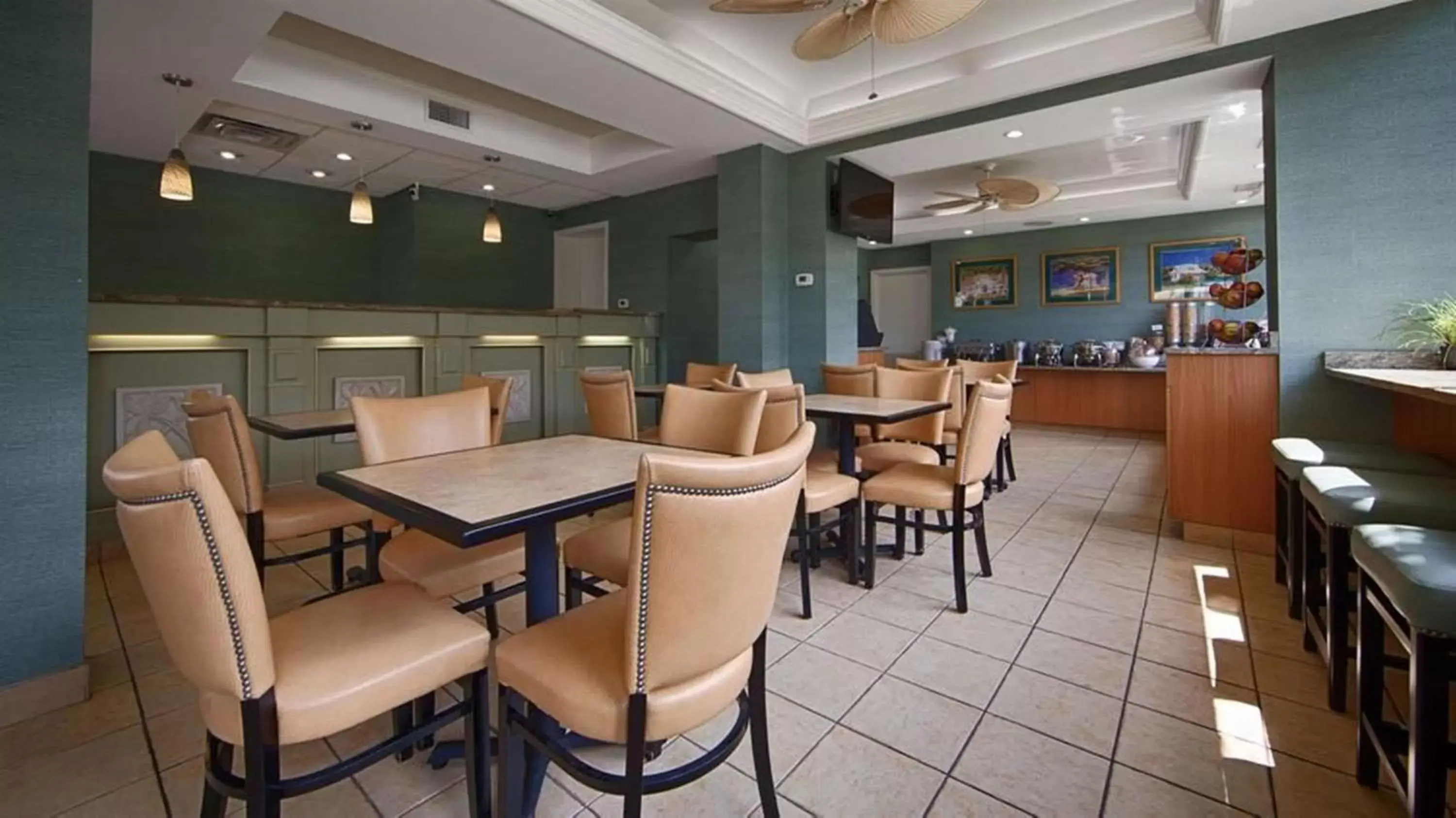 Restaurant/places to eat in The Sandbar Hotel, Trademark Collection by Wyndham Restaurant/places to eat in The Sandbar Hotel, Trademark Collection by Wyndham