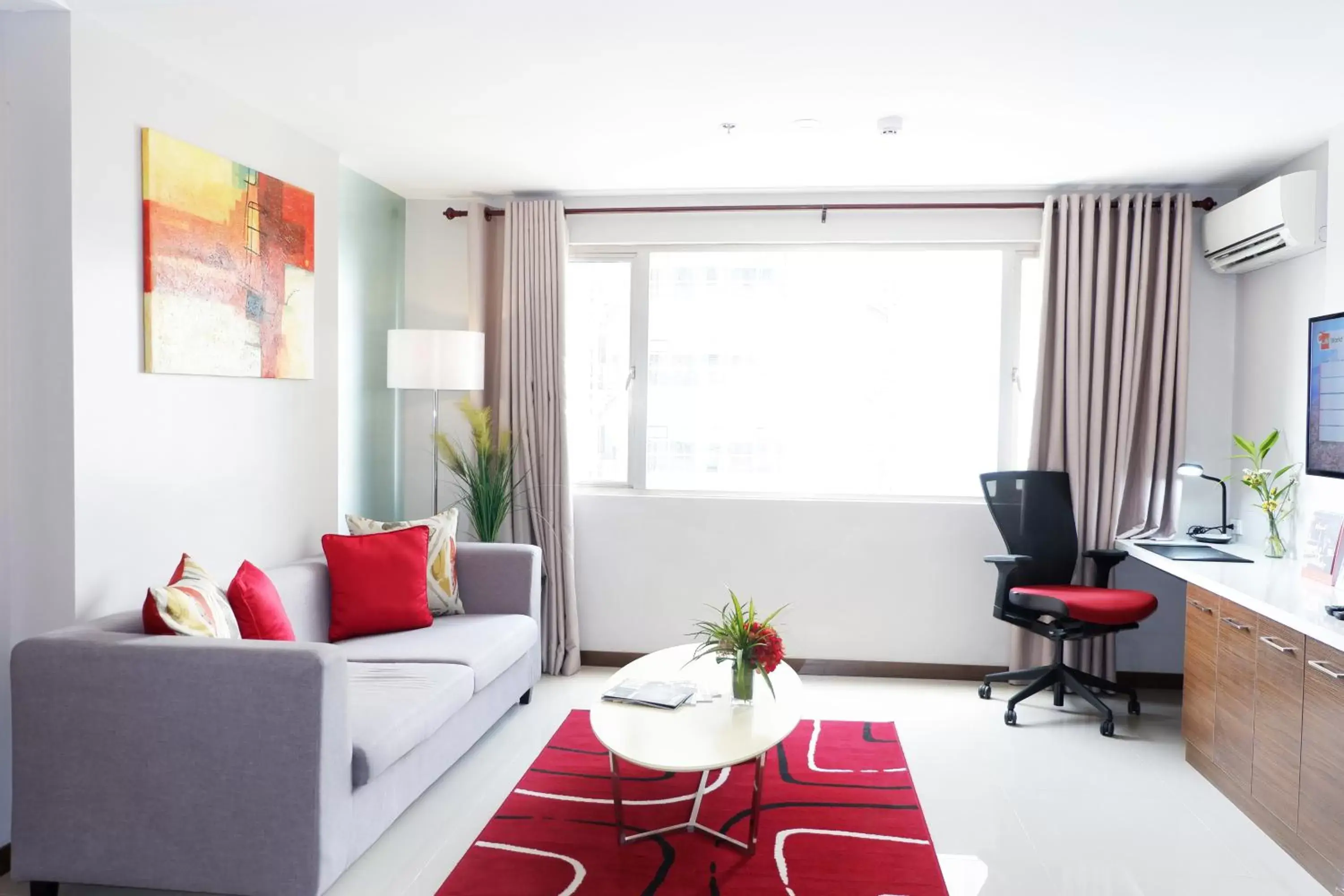 Living room, Seating Area in Valero Grand Suites by Swiss-Belhotel