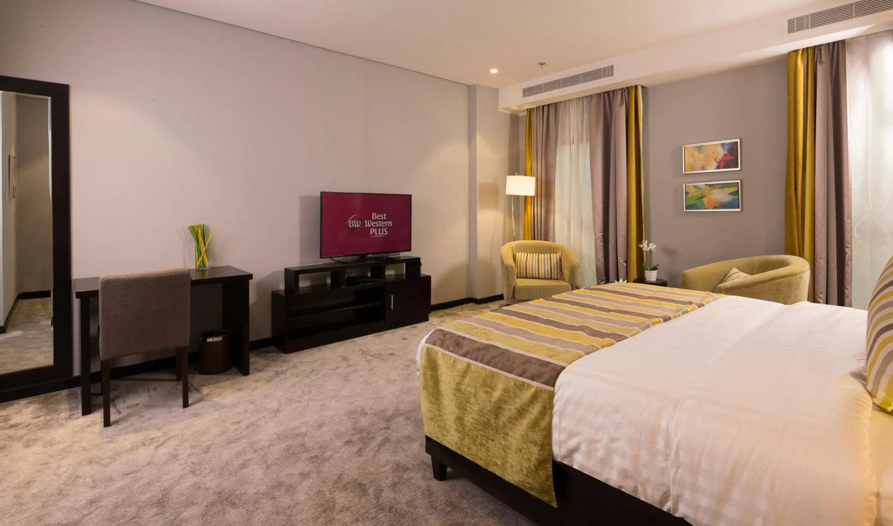 Bedroom, Bed in Best Western Plus Fursan
