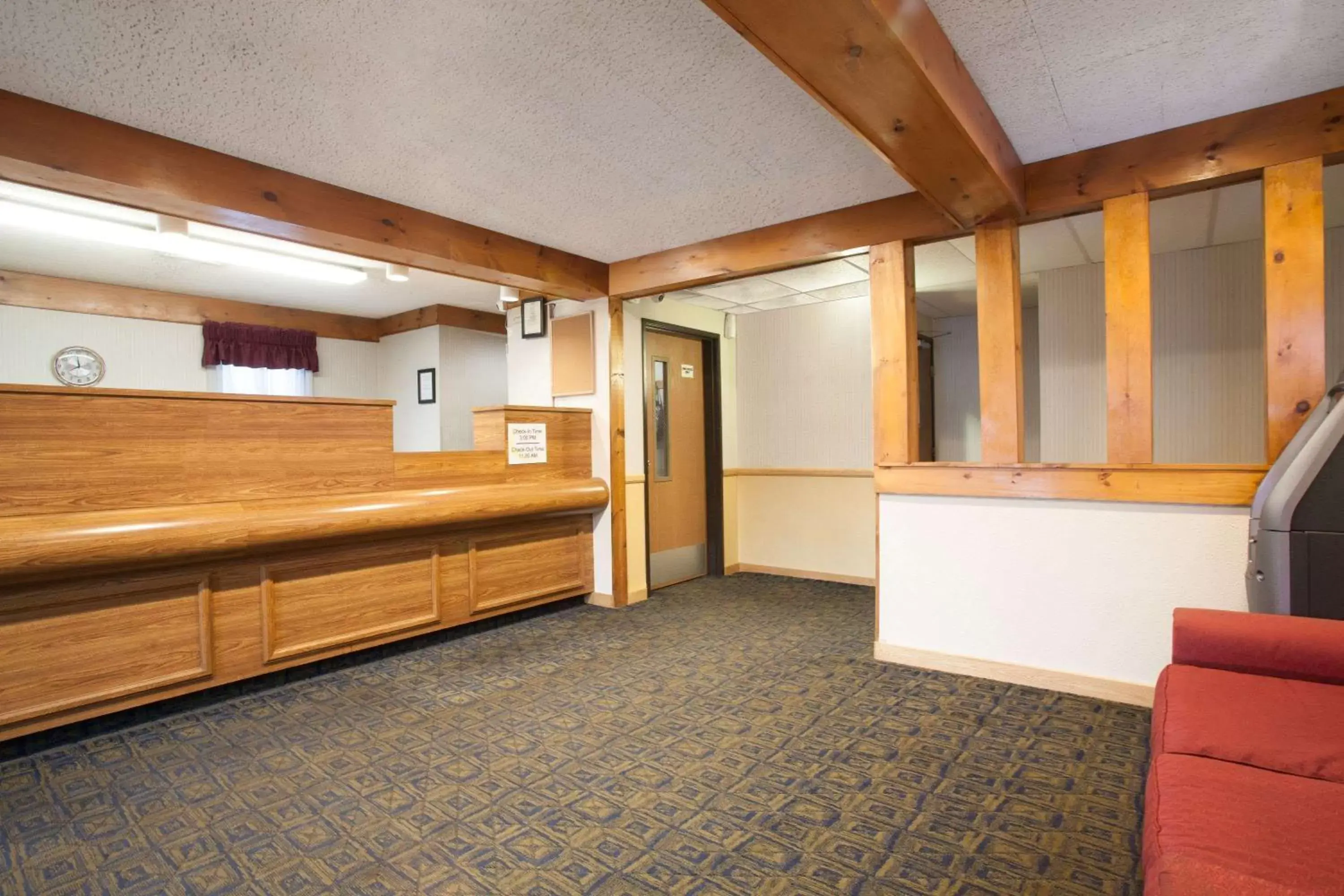 Lobby or reception, Lobby/Reception in Super 8 by Wyndham Oneonta/Cooperstown