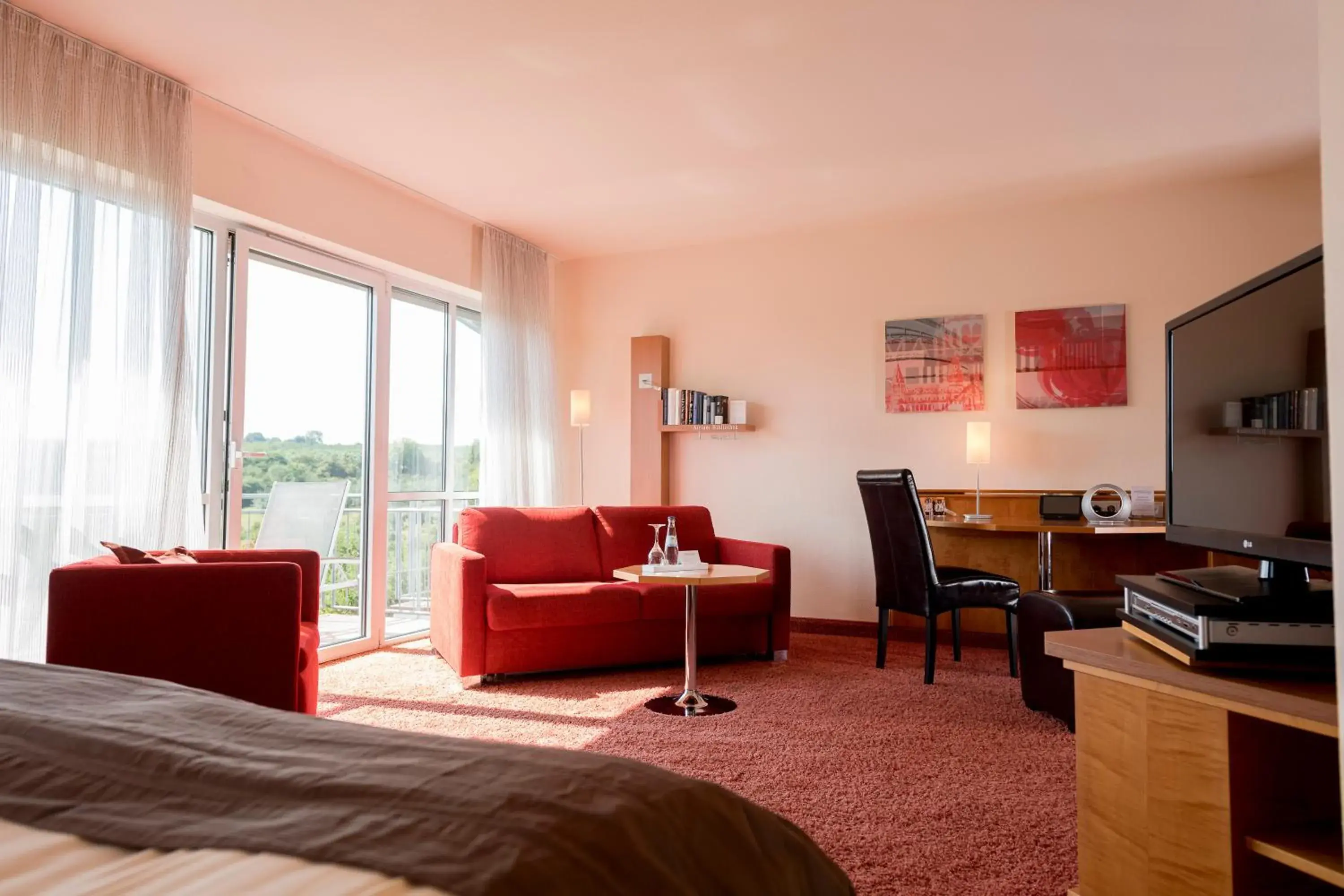 Photo of the whole room, Seating Area in Atrium Hotel Mainz