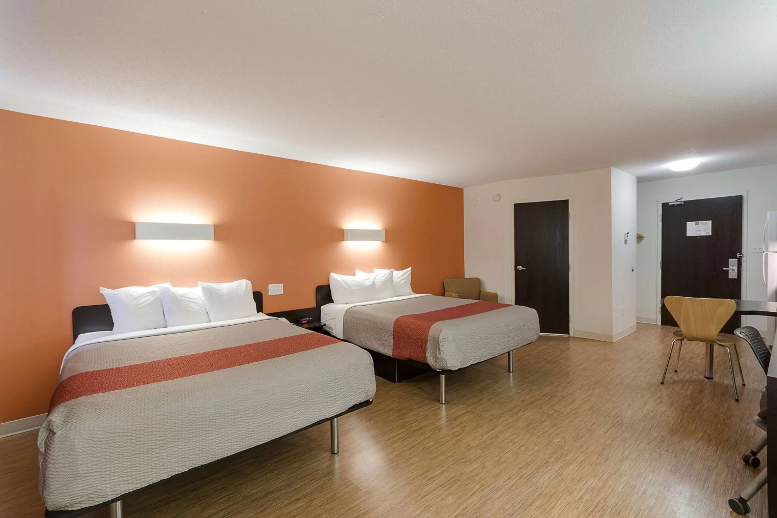 Photo of the whole room, Bed in Motel 6-Brandon, MB