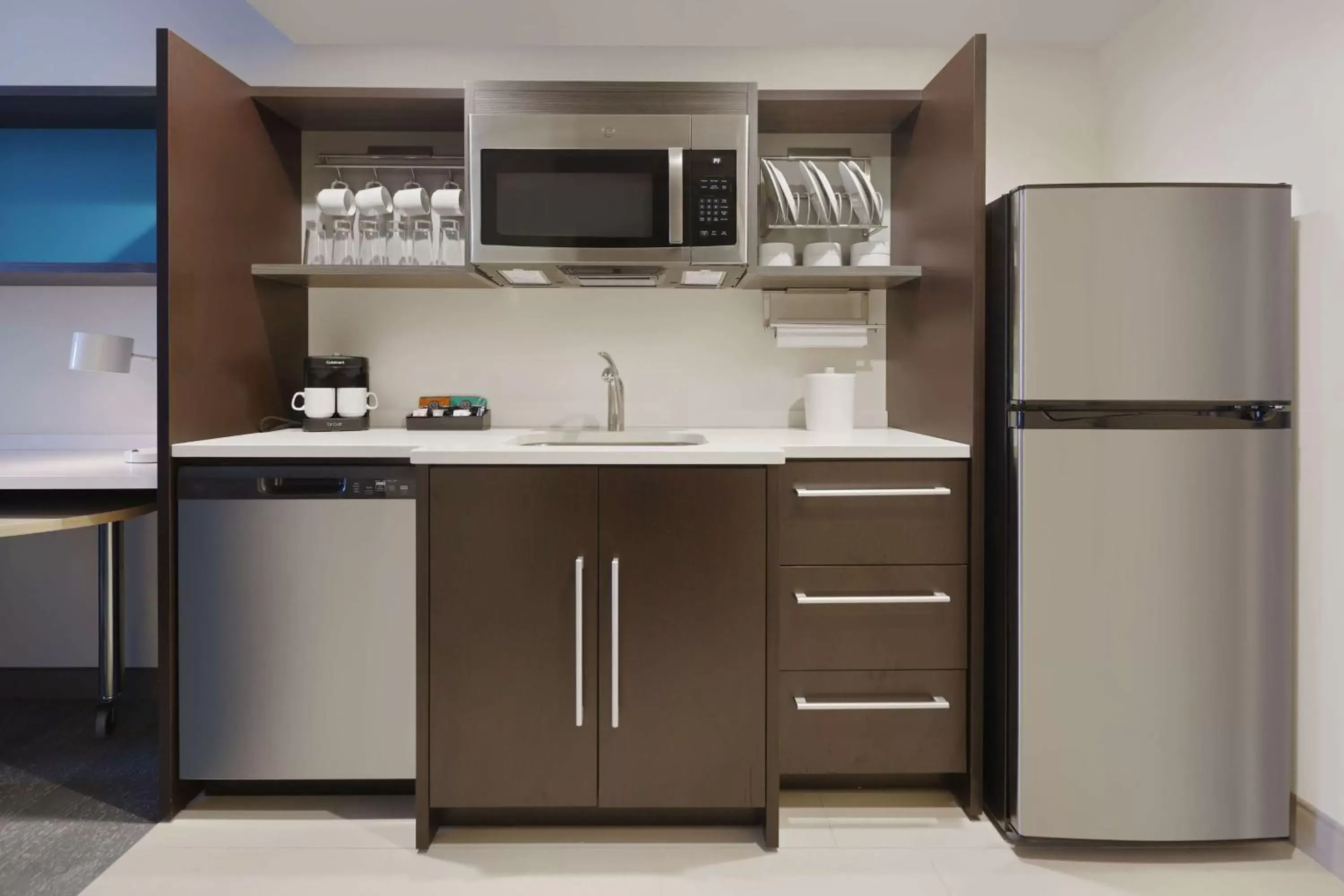 Kitchen or kitchenette, Kitchen/Kitchenette in Home2 Suites By Hilton Richmond Short Pump