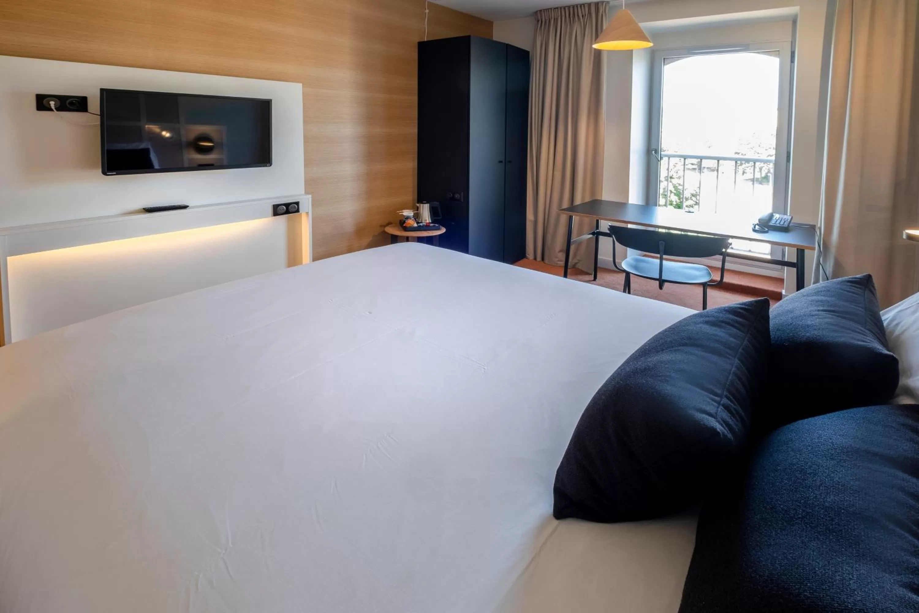 Bed in Mercure Rouen Centre Champ de Mars