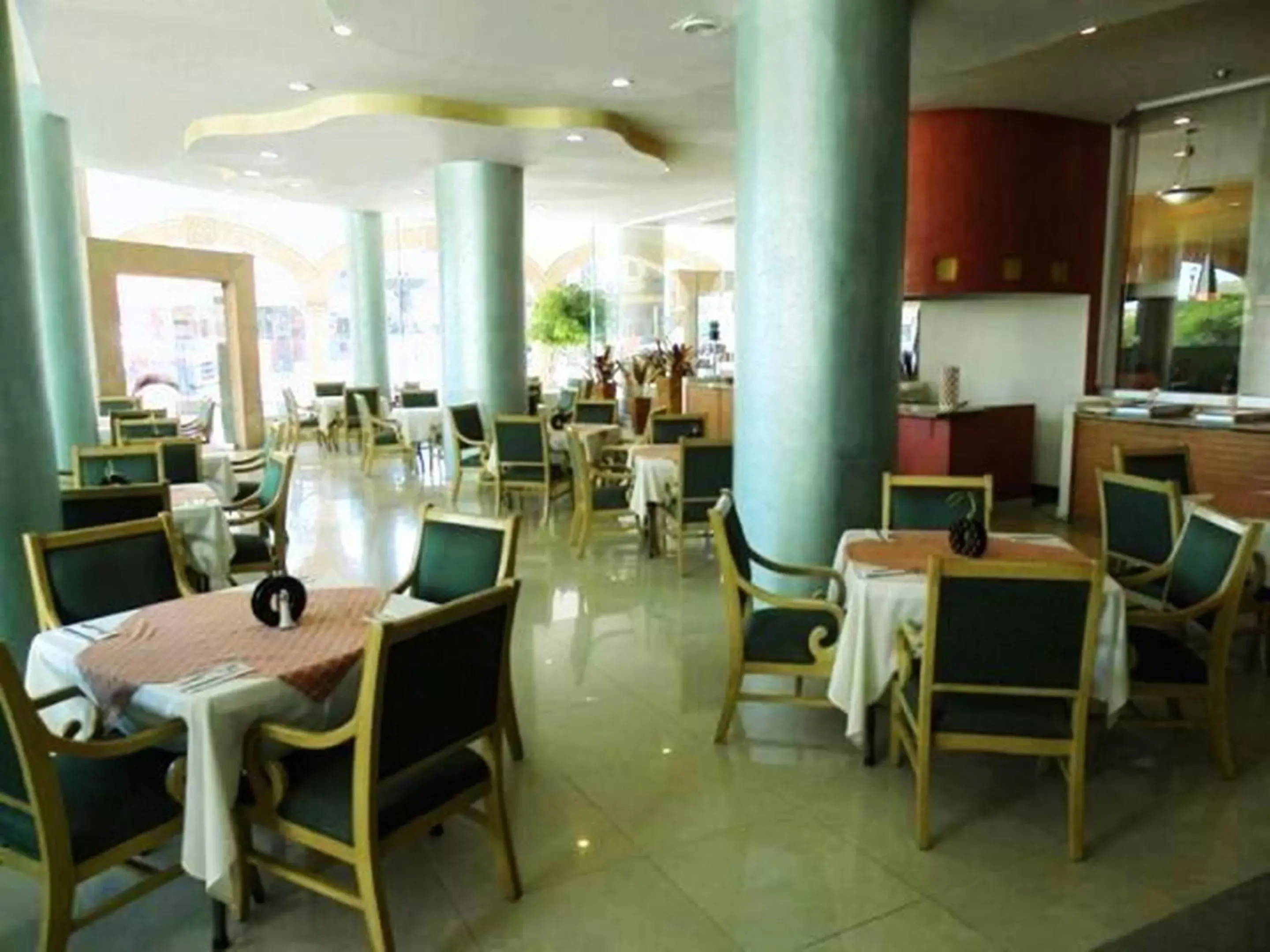 Restaurant/places to eat in Hotel San Francisco Irapuato Business Class Restaurant/places to eat in Hotel San Francisco Irapuato Business Class