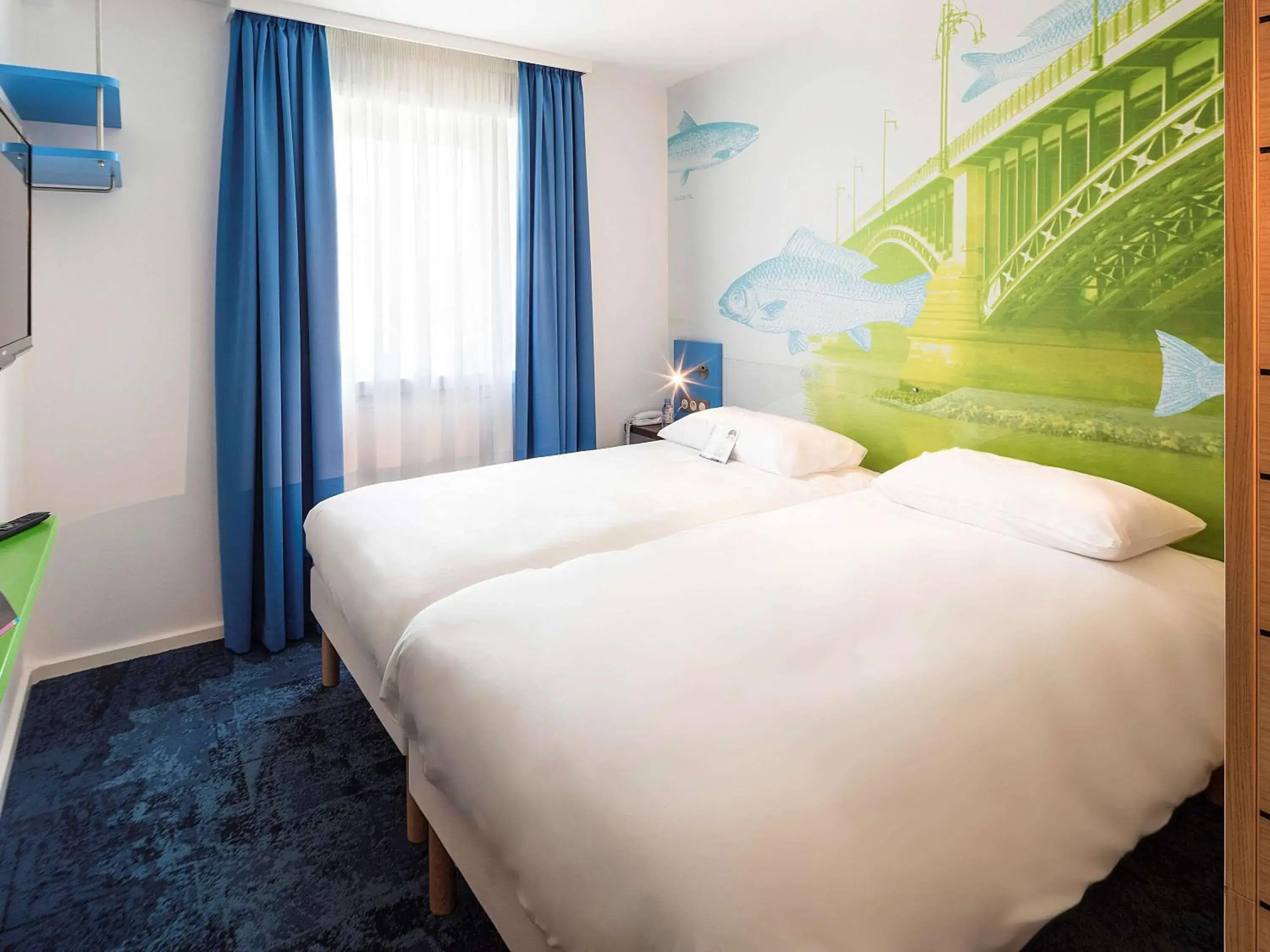 Photo of the whole room, Bed in ibis Styles Strasbourg Avenue du Rhin