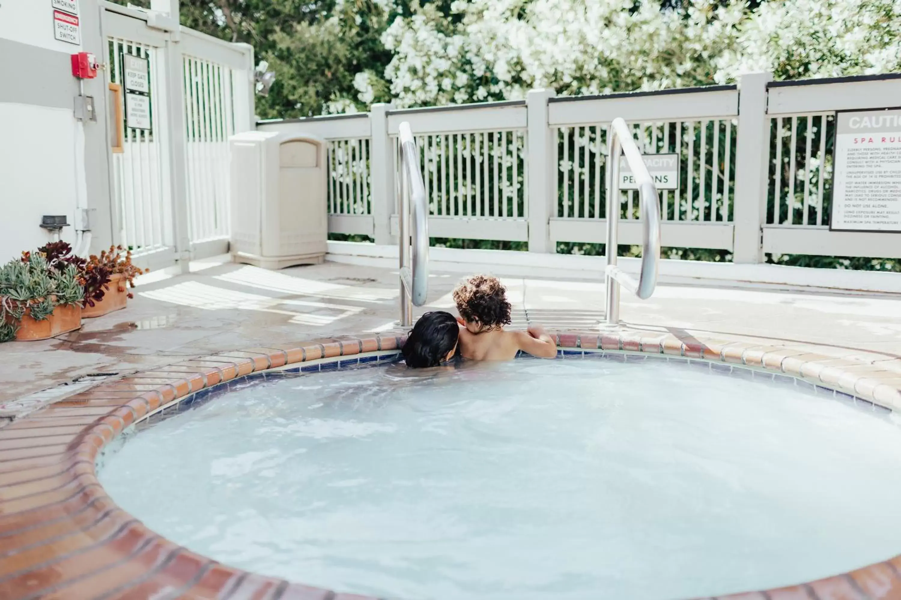 Swimming pool in Vinland Hotel and Lounge