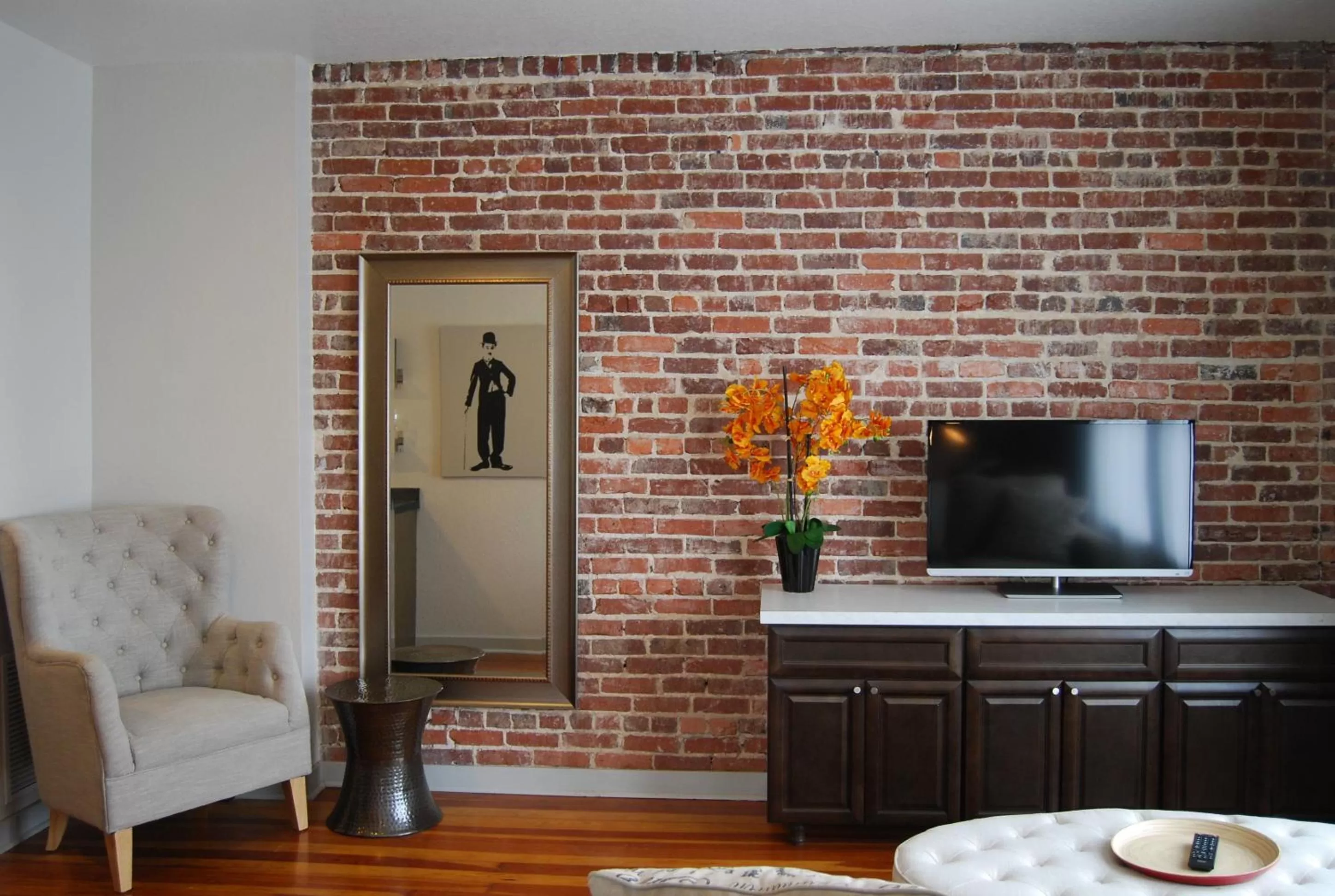 TV and multimedia in Artisan Downtown