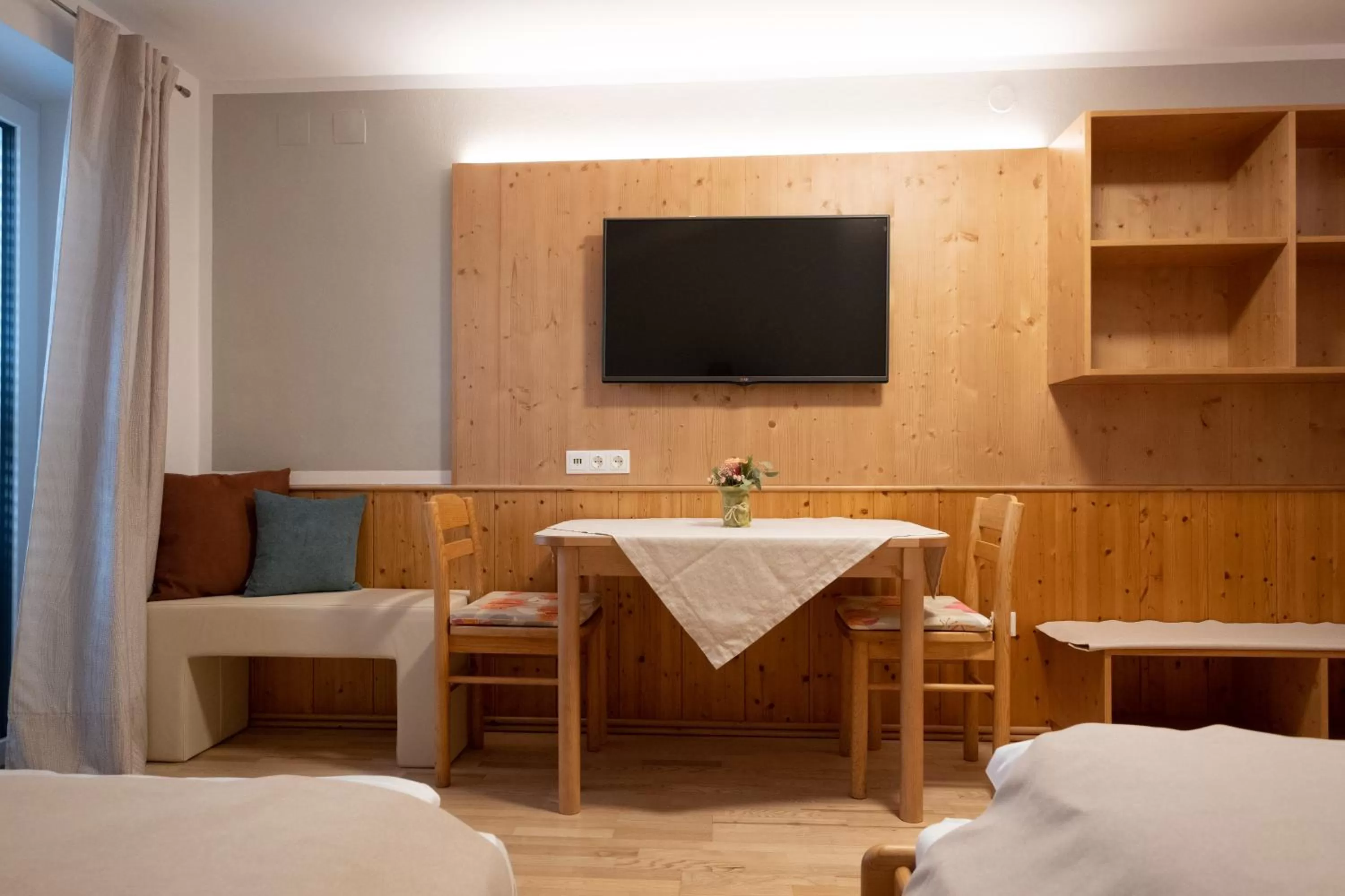 Photo of the whole room, Bed in Santner, Hotel