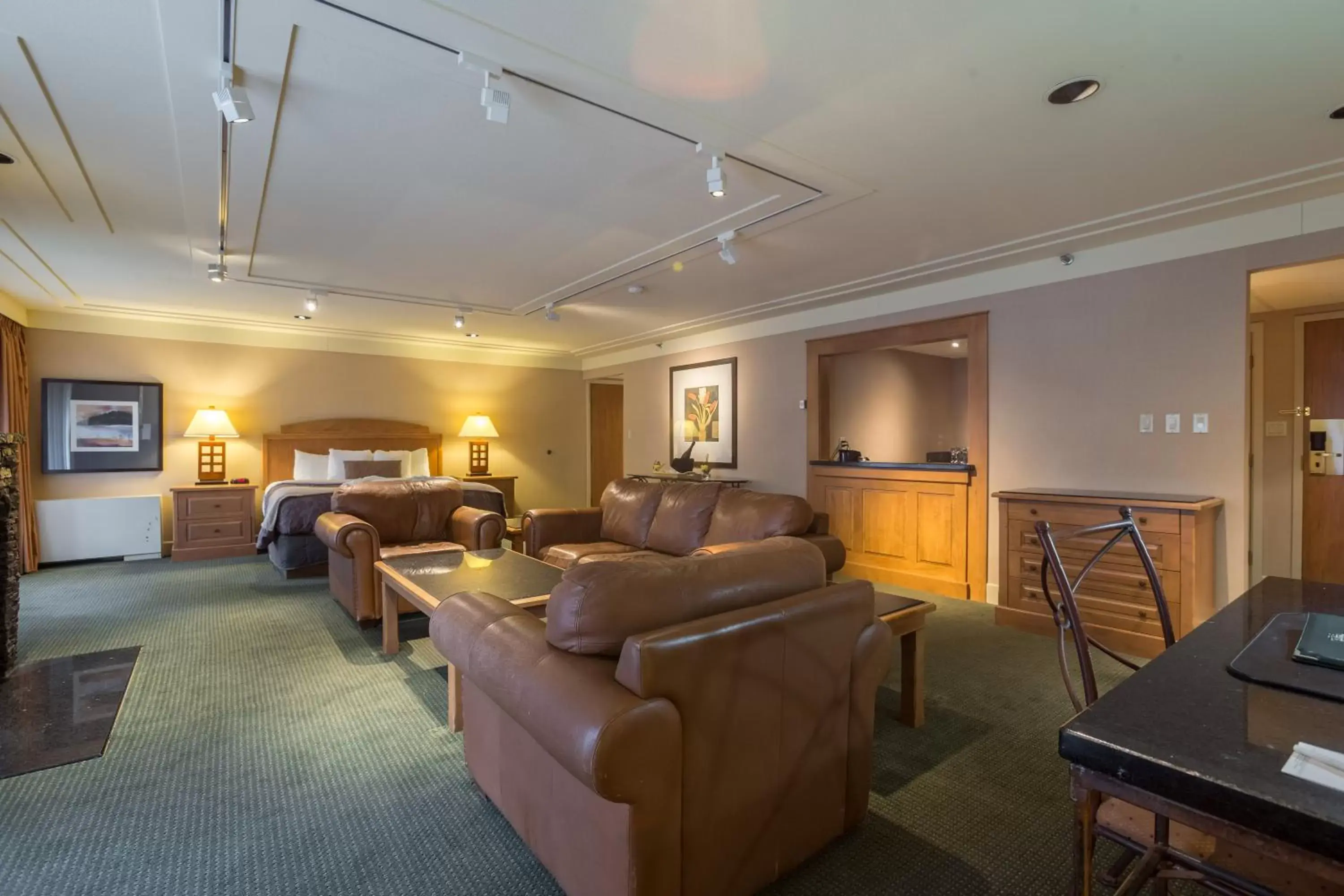 Living room, Seating Area in Banff Park Lodge