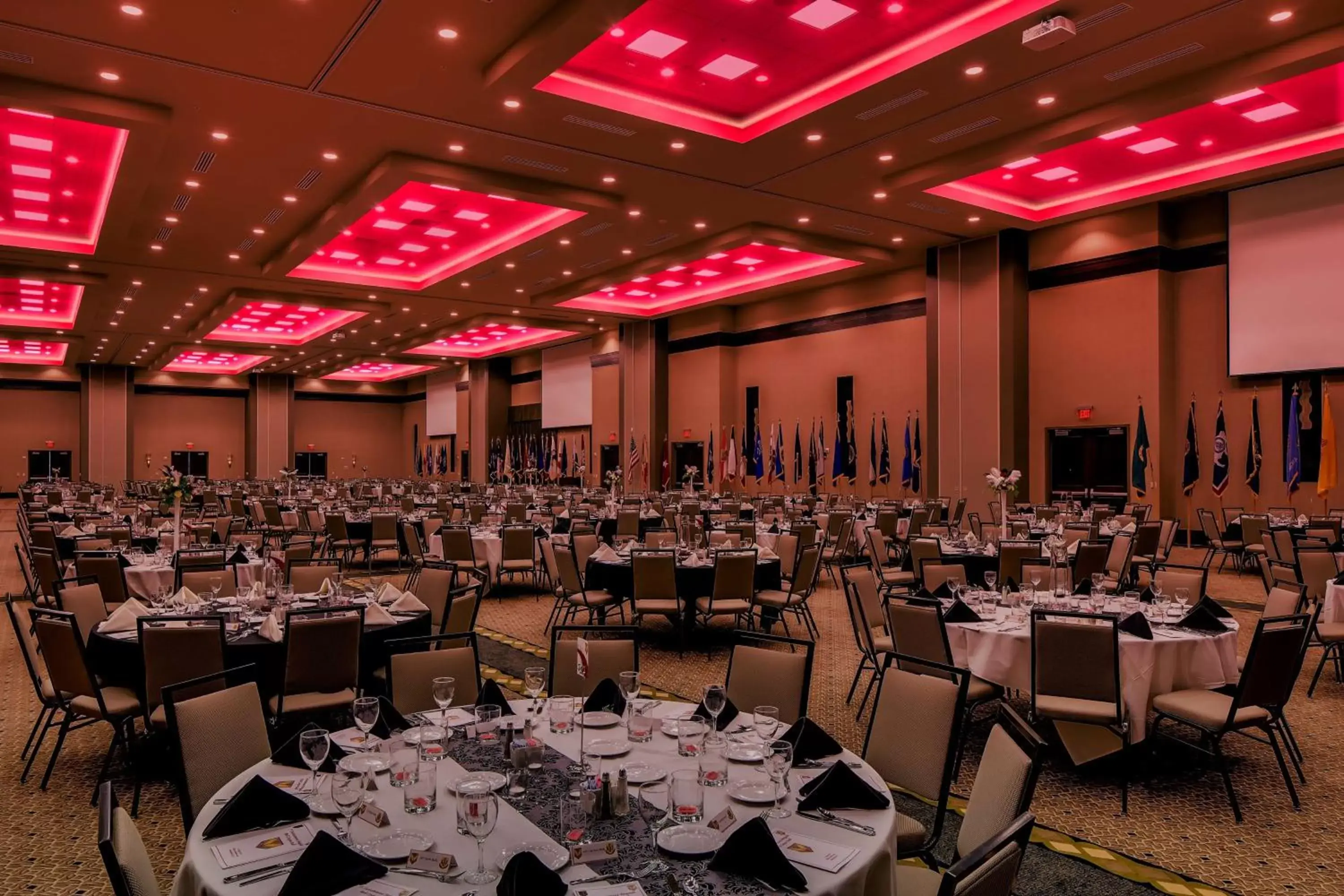 Meeting/conference room, Restaurant/Places to Eat in Hilton Garden Inn Manhattan Kansas