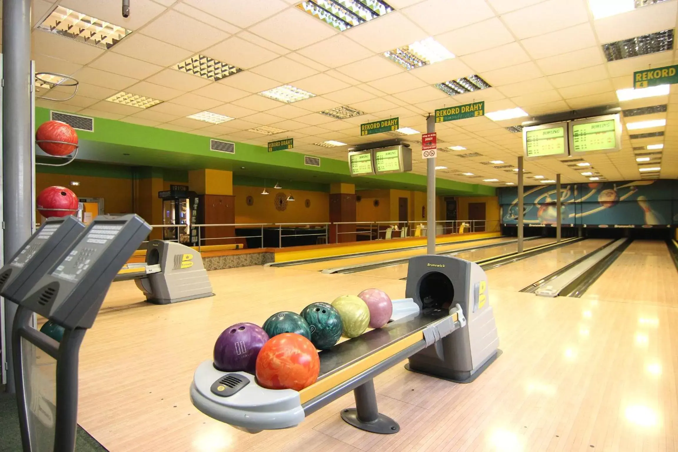 Bowling, Fitness Center/Facilities in Hotel Marttel