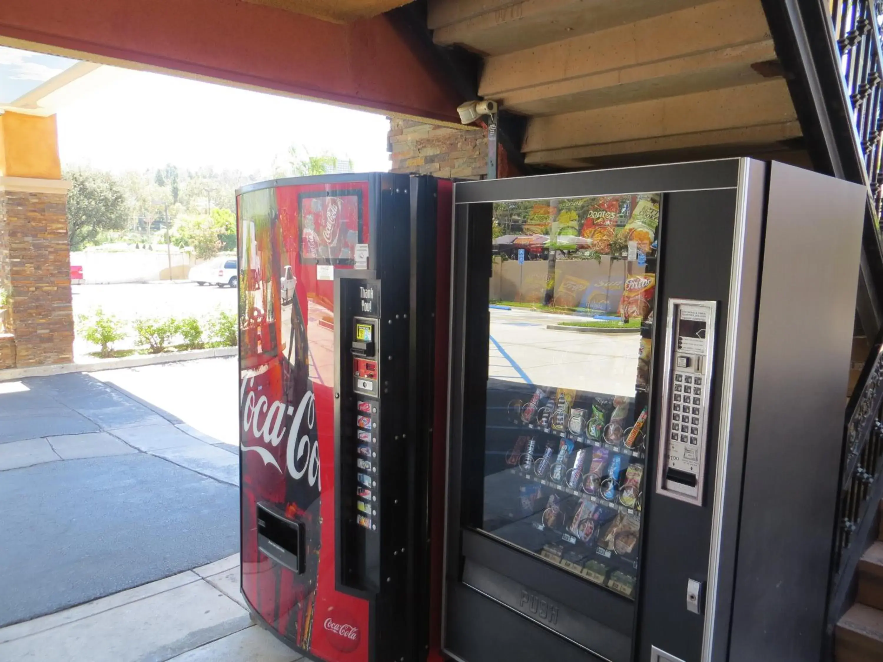 Food and drinks in Azusa Inn Food and drinks in Azusa Inn
