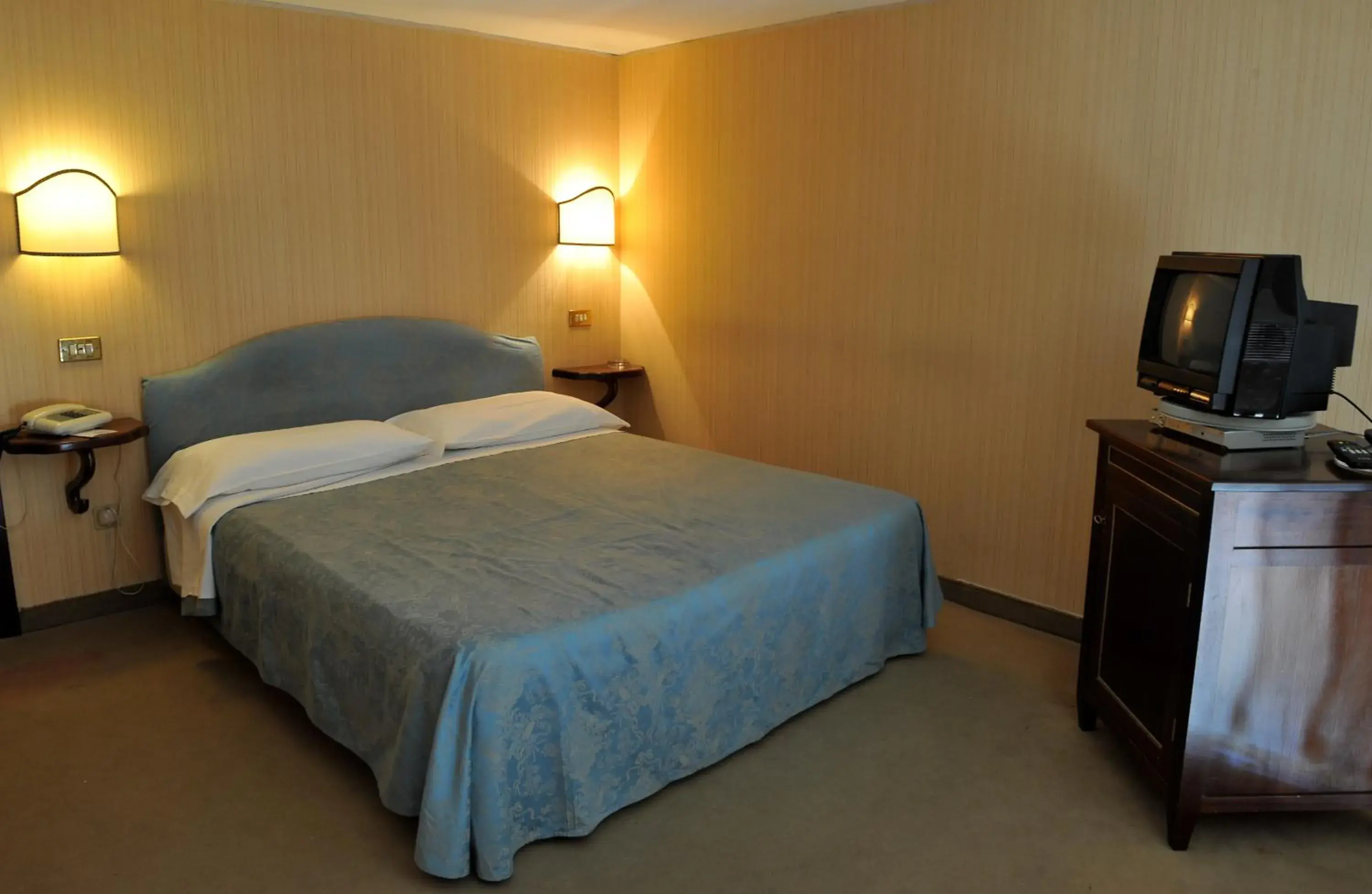 Bed in Grande Albergo Quattro Stagioni