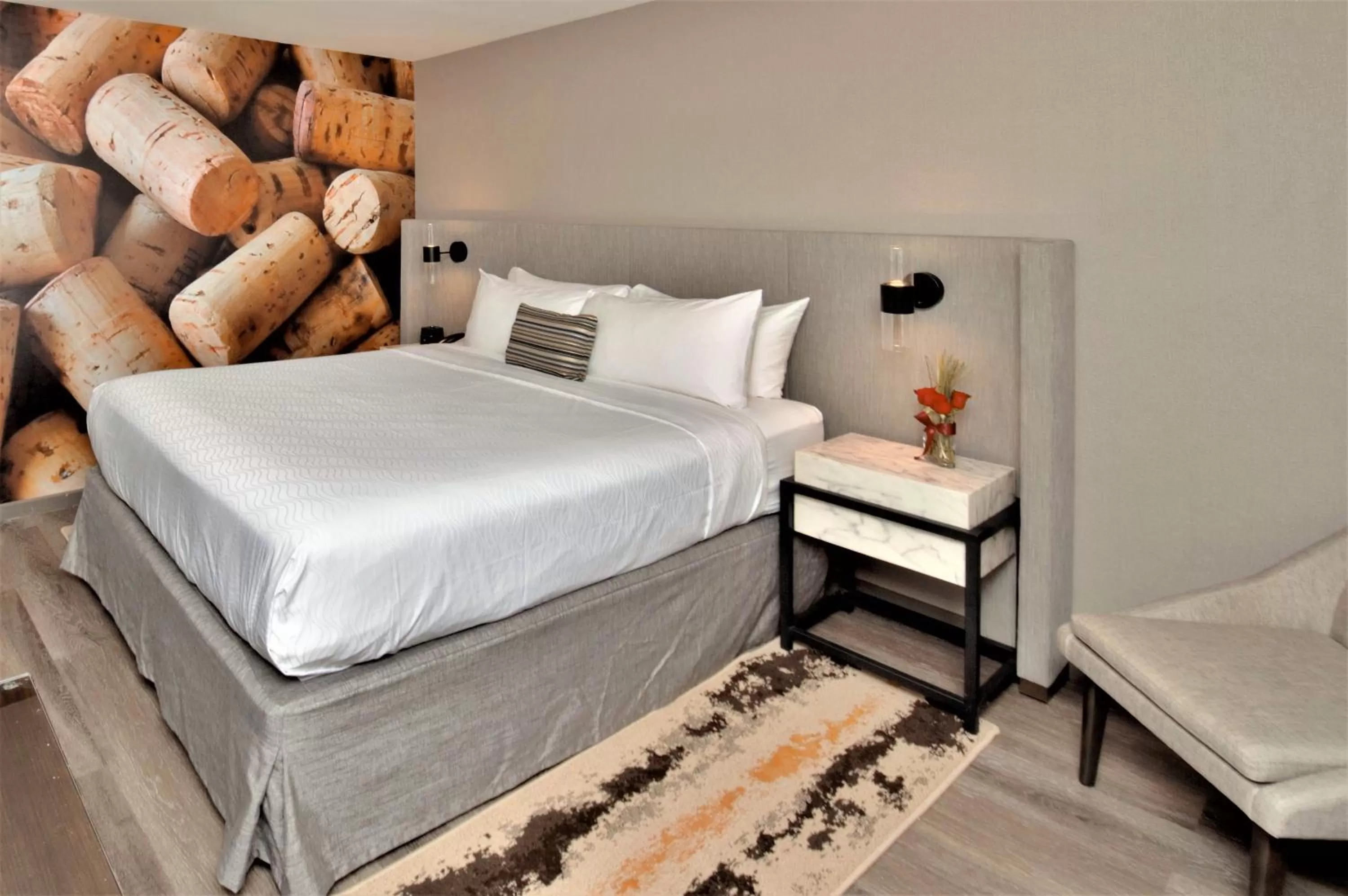 Photo of the whole room, Bed in Hotel Indigo Napa Valley by IHG