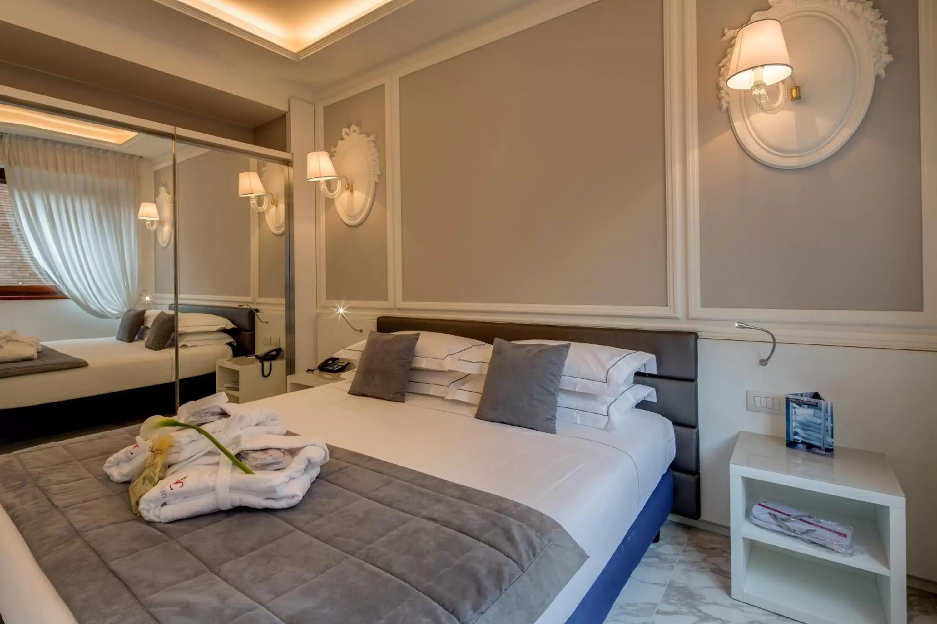 Photo of the whole room, Bed in Grande Albergo Roma Photo of the whole room, Bed in Grande Albergo Roma