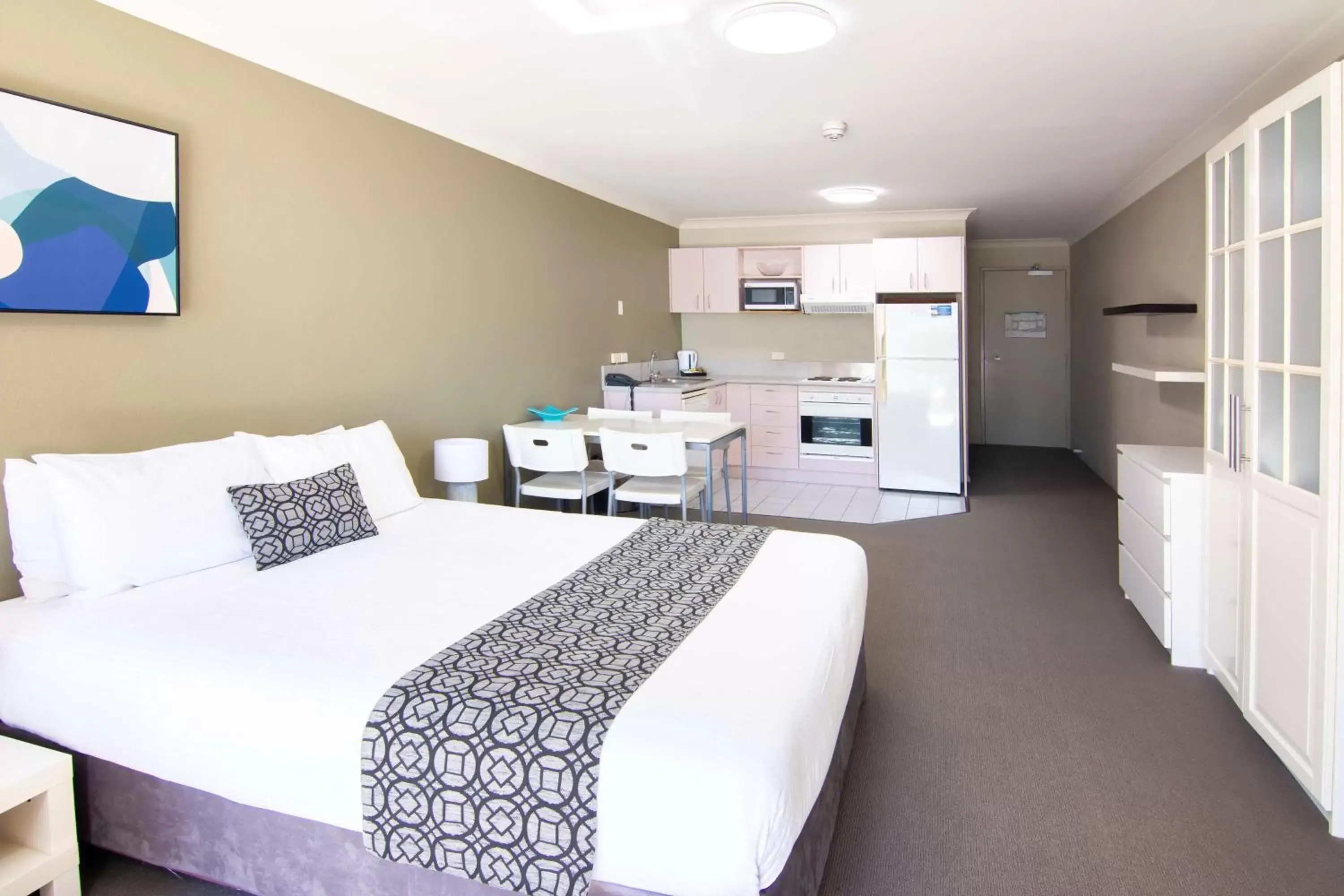 Bedroom, Bed in Horizons Lake Jindabyne Bedroom, Bed in Horizons Lake Jindabyne