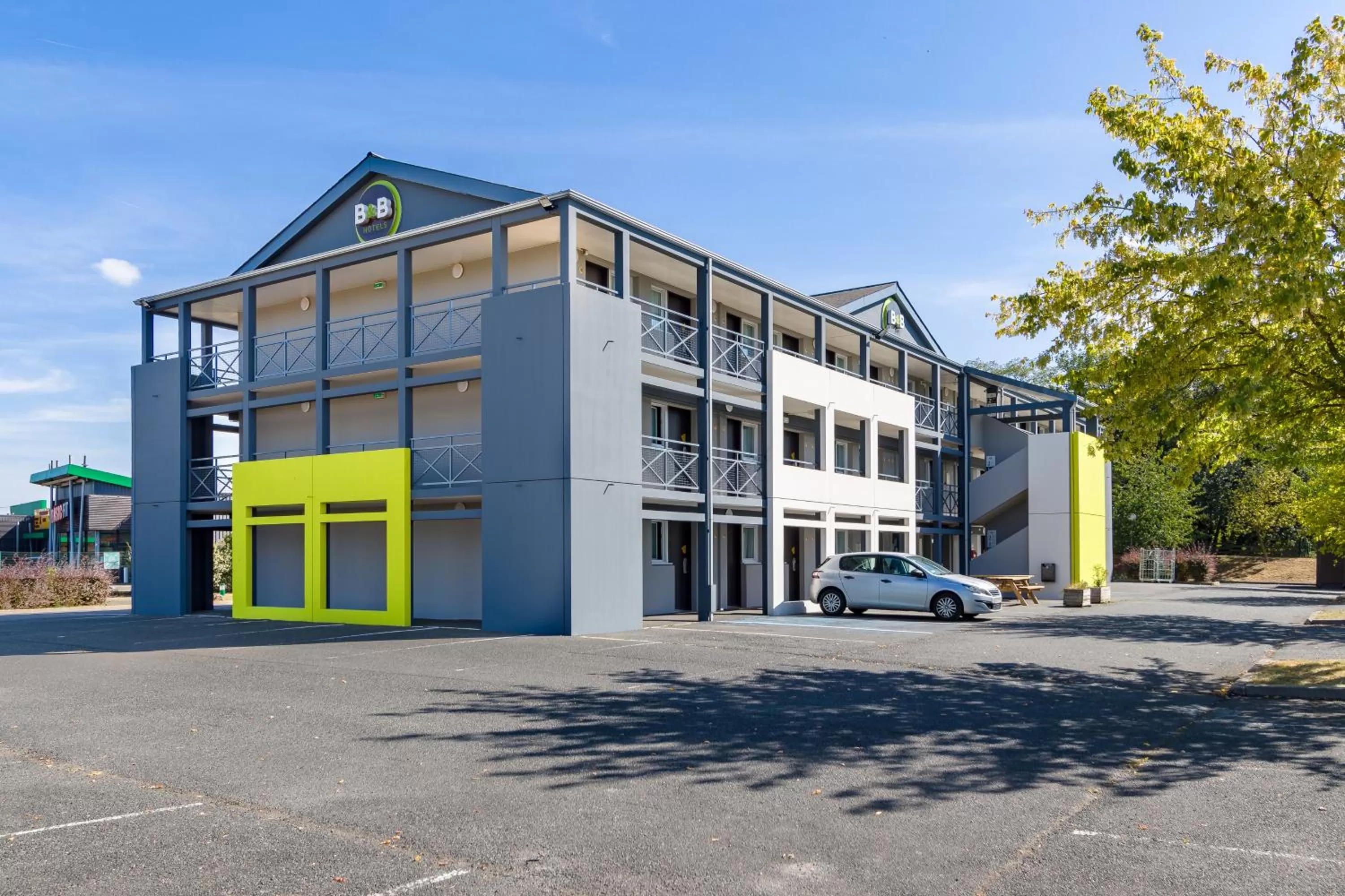 Facade/entrance in B&B HOTEL TOURS Sud Joué-lès-Tours