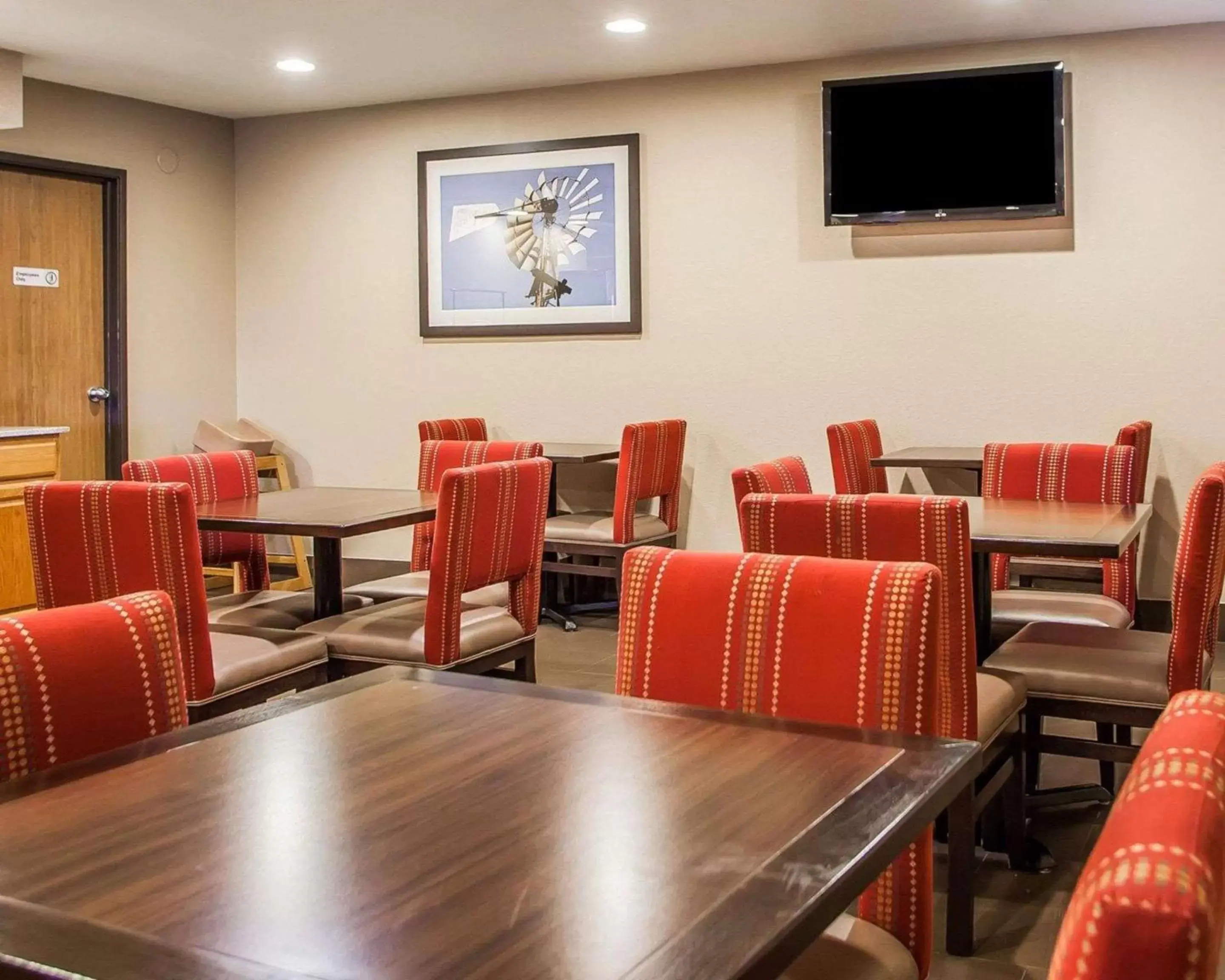 Restaurant/Places to Eat in Comfort Inn Marshalltown South