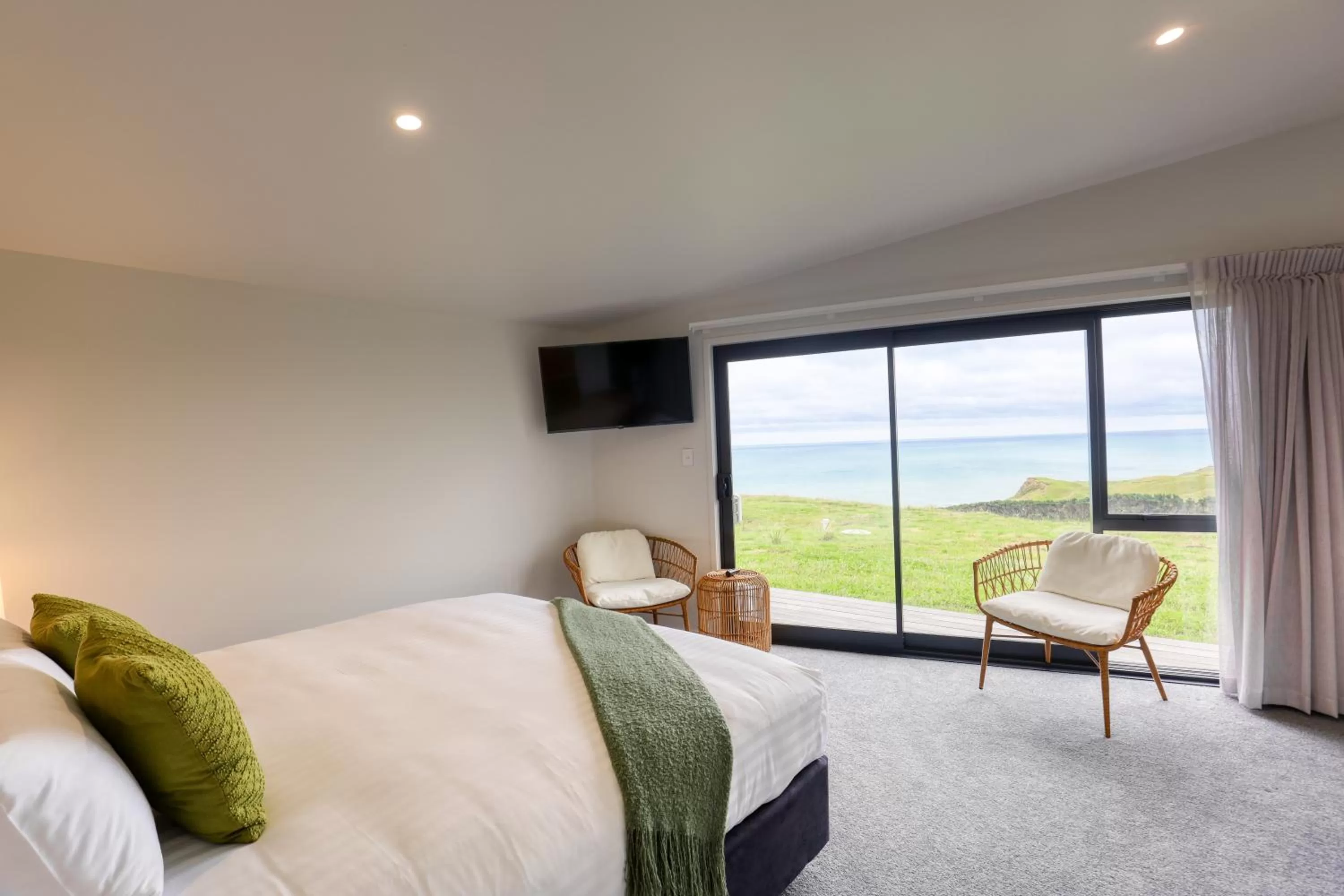 Bedroom, Bed in Castaways Resort