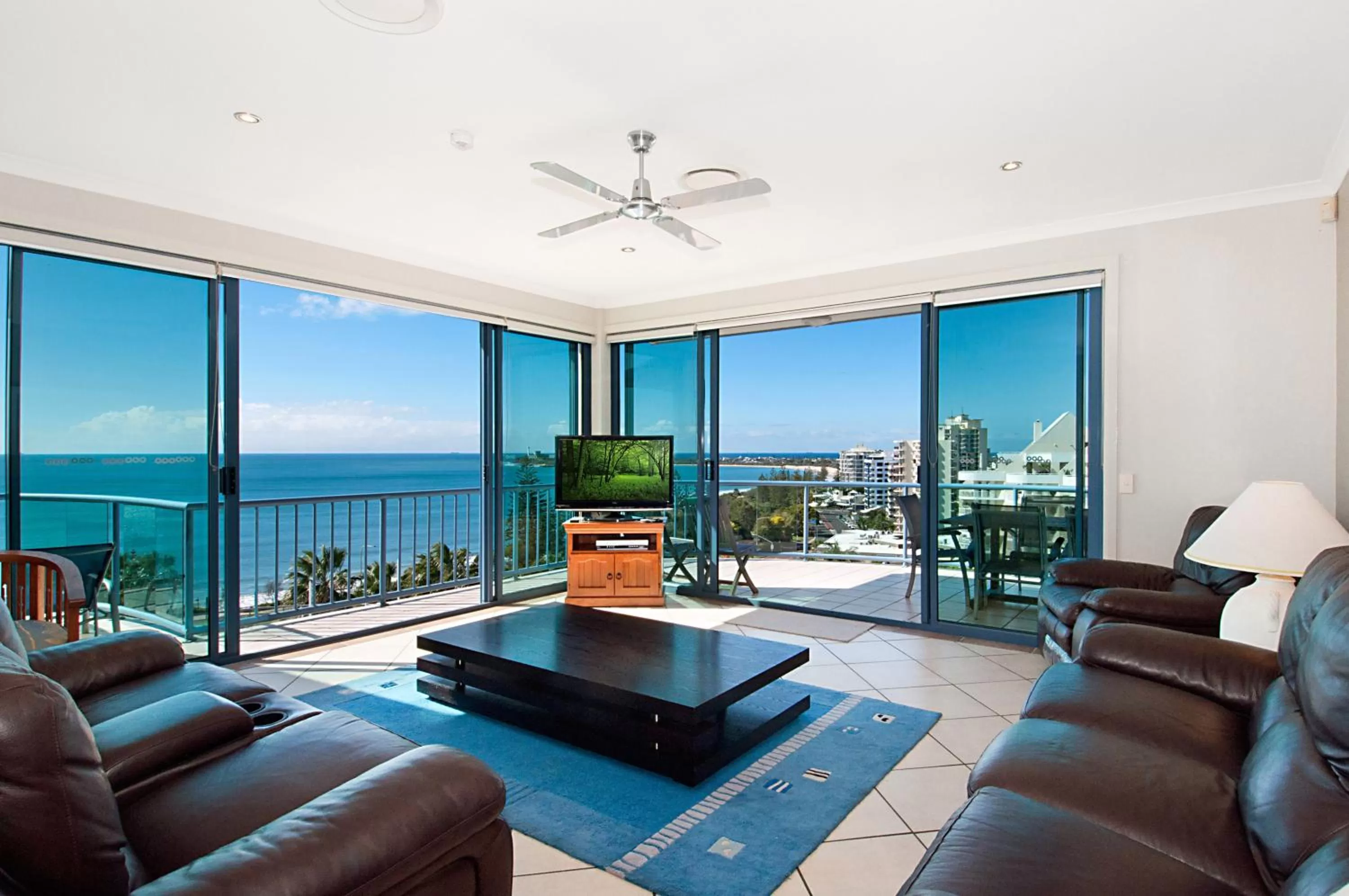 Living room in Alexandra on the Pacific