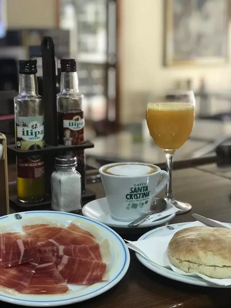 Buffet breakfast in Hotel Peña de Arcos