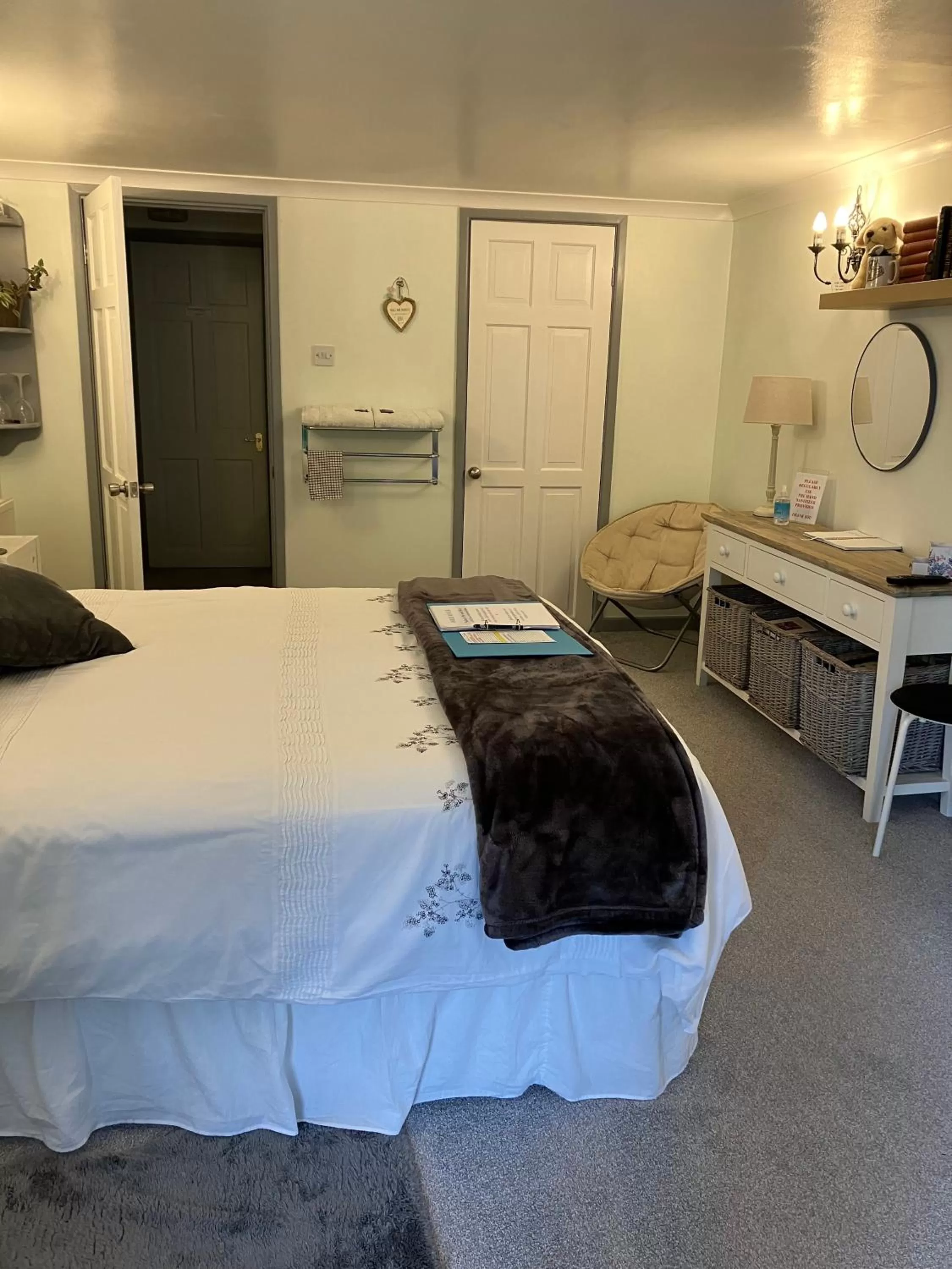 Bedroom, Bed in Luxury 3 bedded room with sea peeps and parking