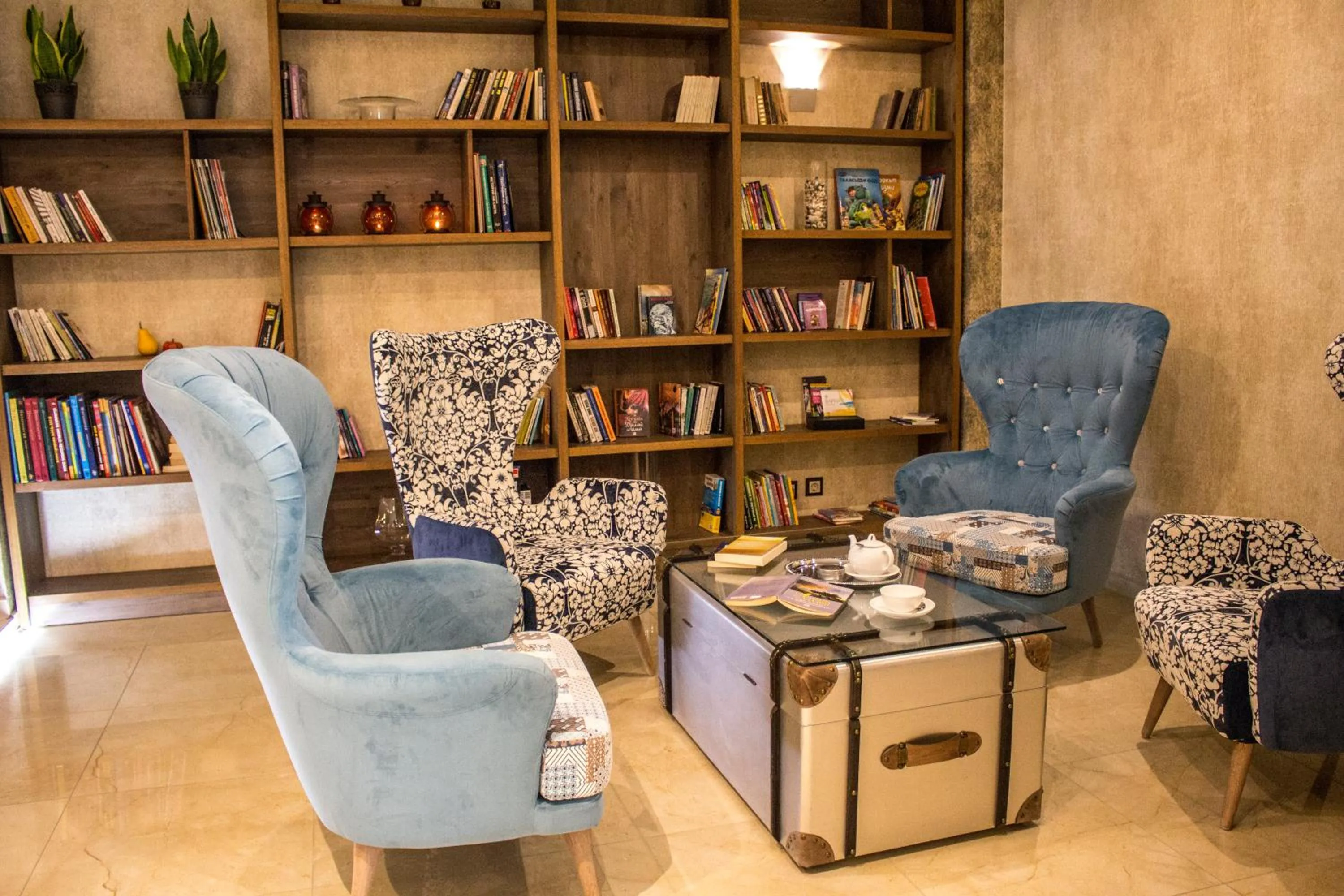 Library in Hotel Golden Tulip Varna