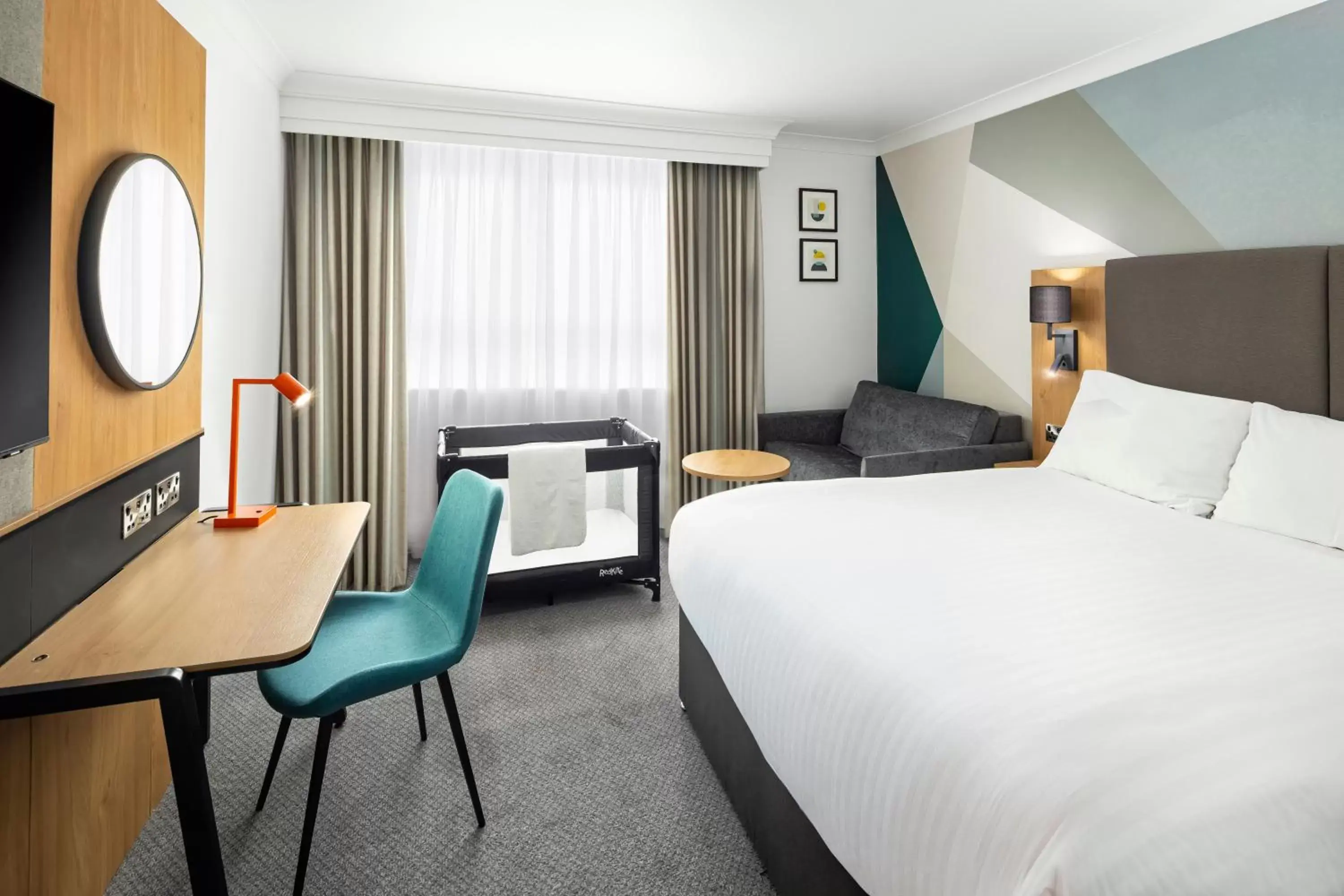 Bedroom in Holiday Inn Gloucester - Cheltenham, an IHG Hotel