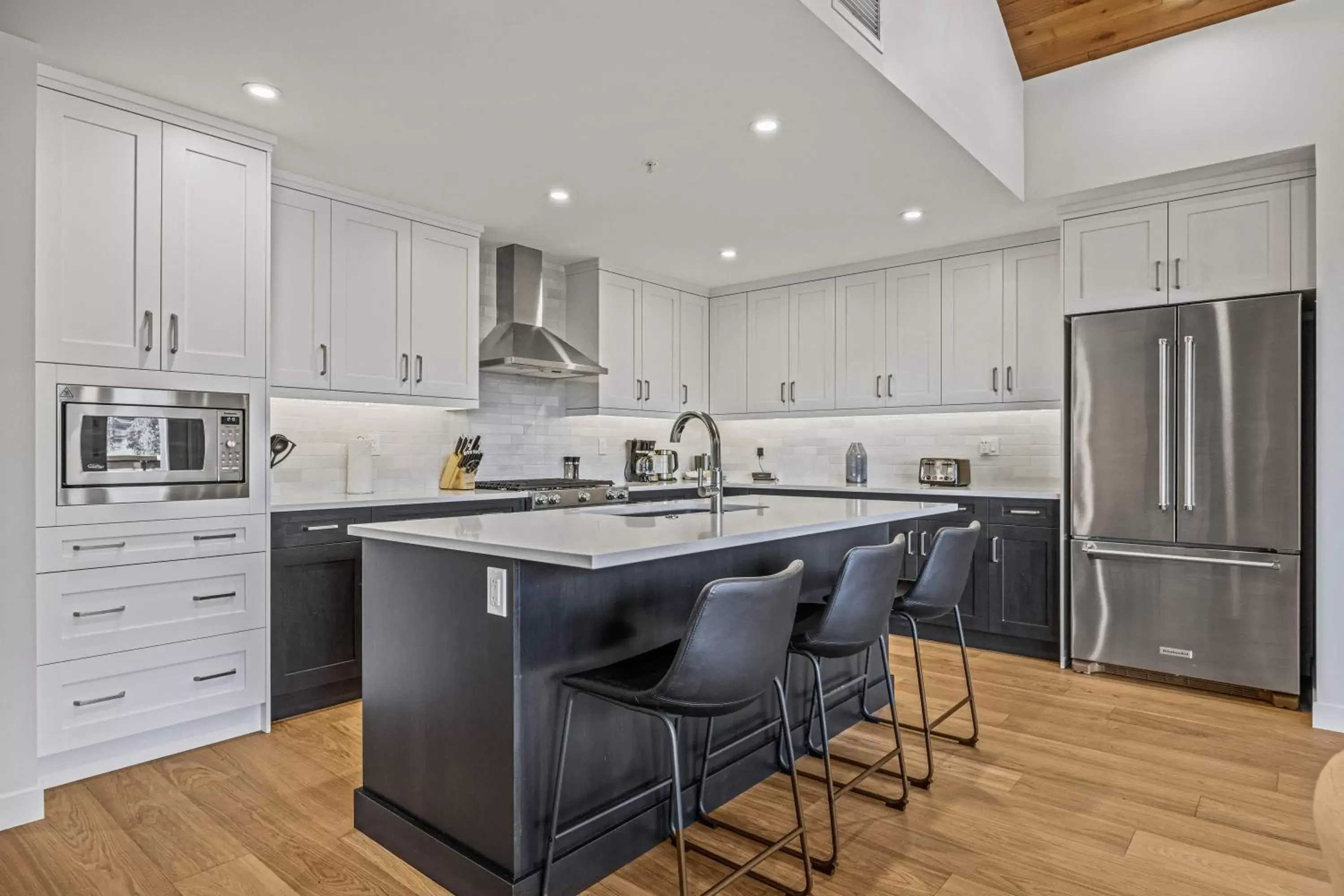 kitchen, Kitchen/Kitchenette in Tamarack Lodge by Spring Creek Vacations