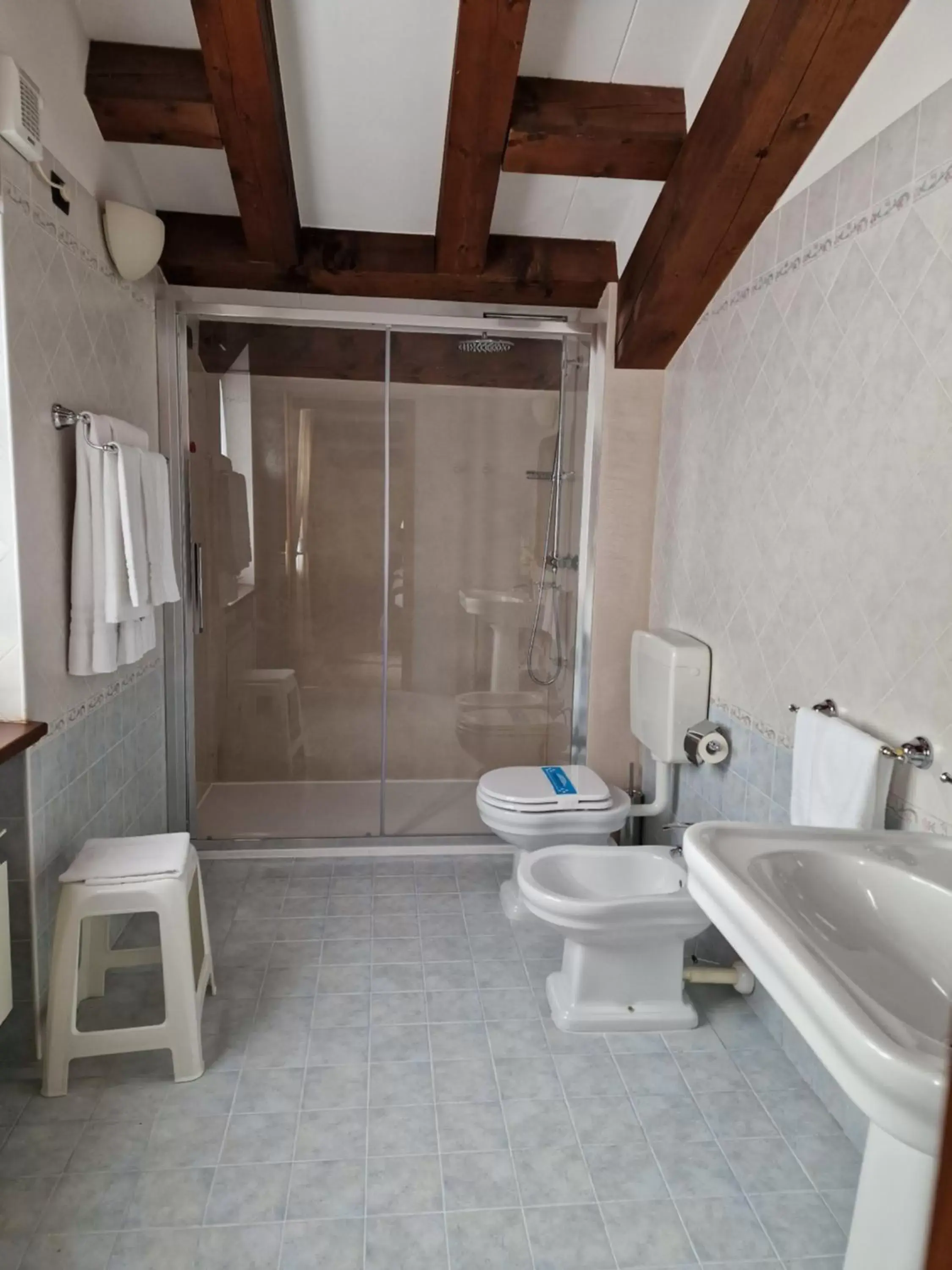 Bathroom in La Tavernetta Al Castello