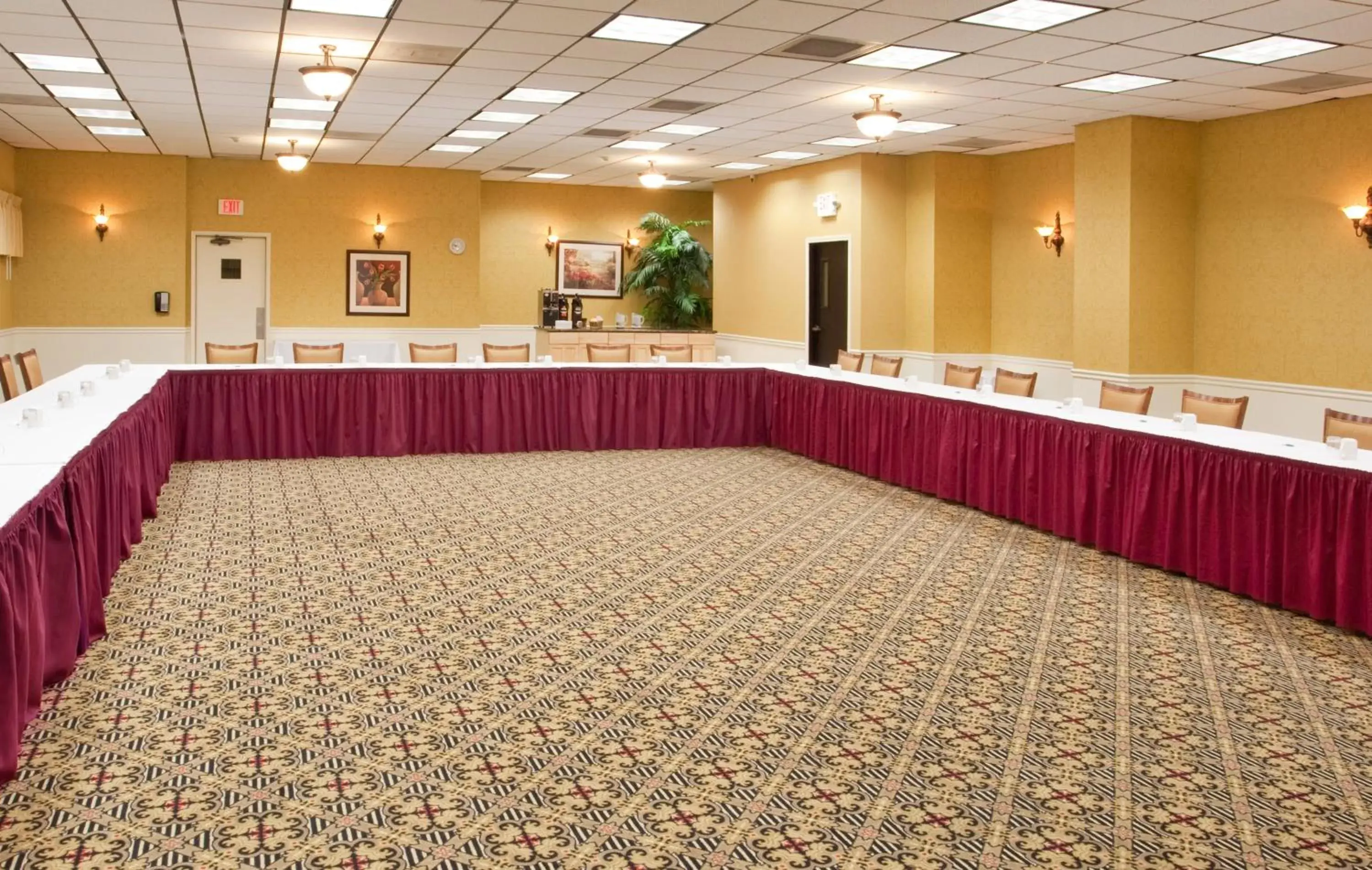 Meeting/conference room in Holiday Inn Rancho Cordova - Northeast Sacramento, an IHG Hotel