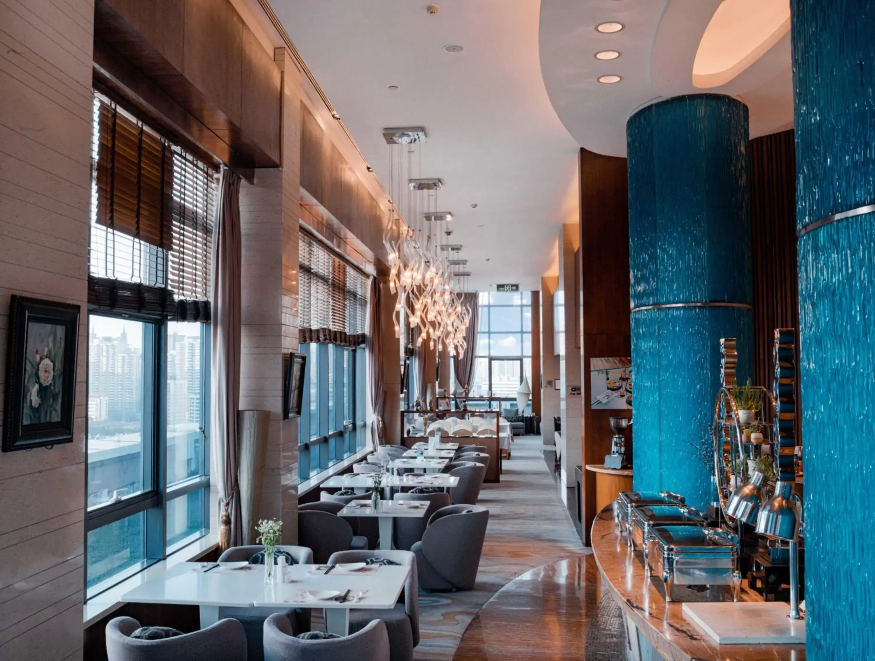 Restaurant/Places to Eat in Holiday Inn Qingdao City Center, an IHG Hotel - Shopping MALL