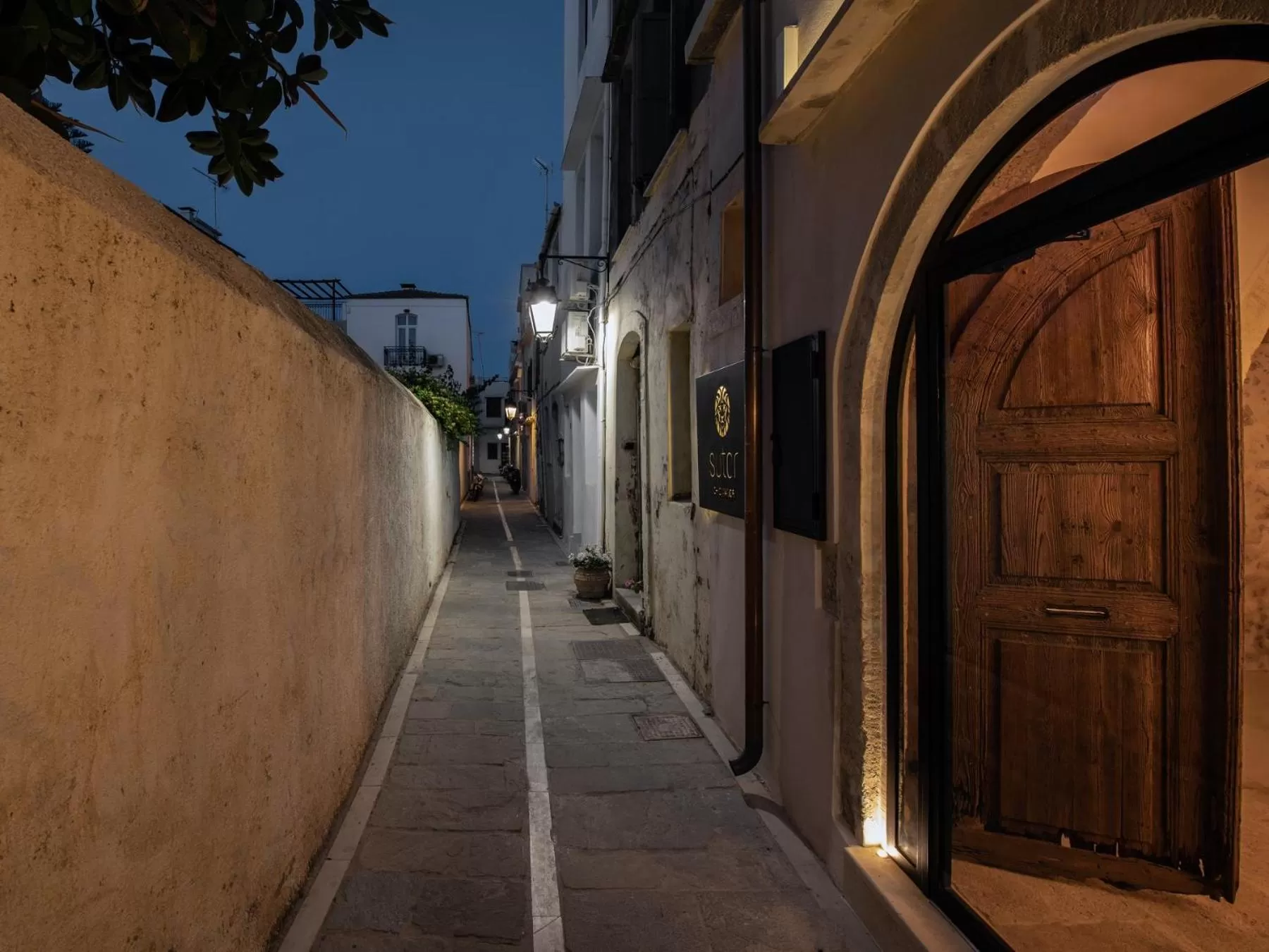 Facade/entrance in Sutor Chic Manor hotel