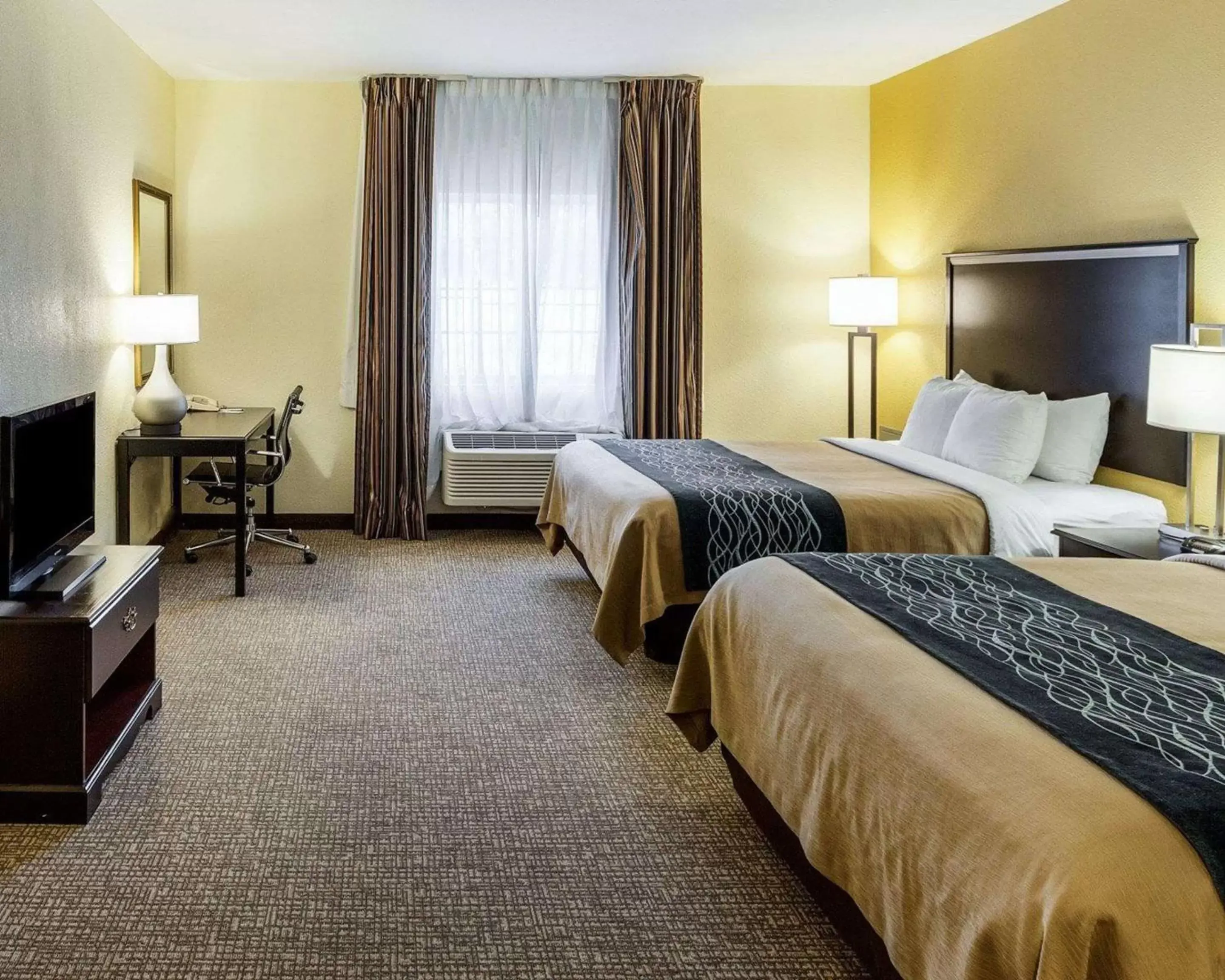 Queen Room with Two Queen Beds - Disability Access in Comfort Inn & Suites Texas Hill Country