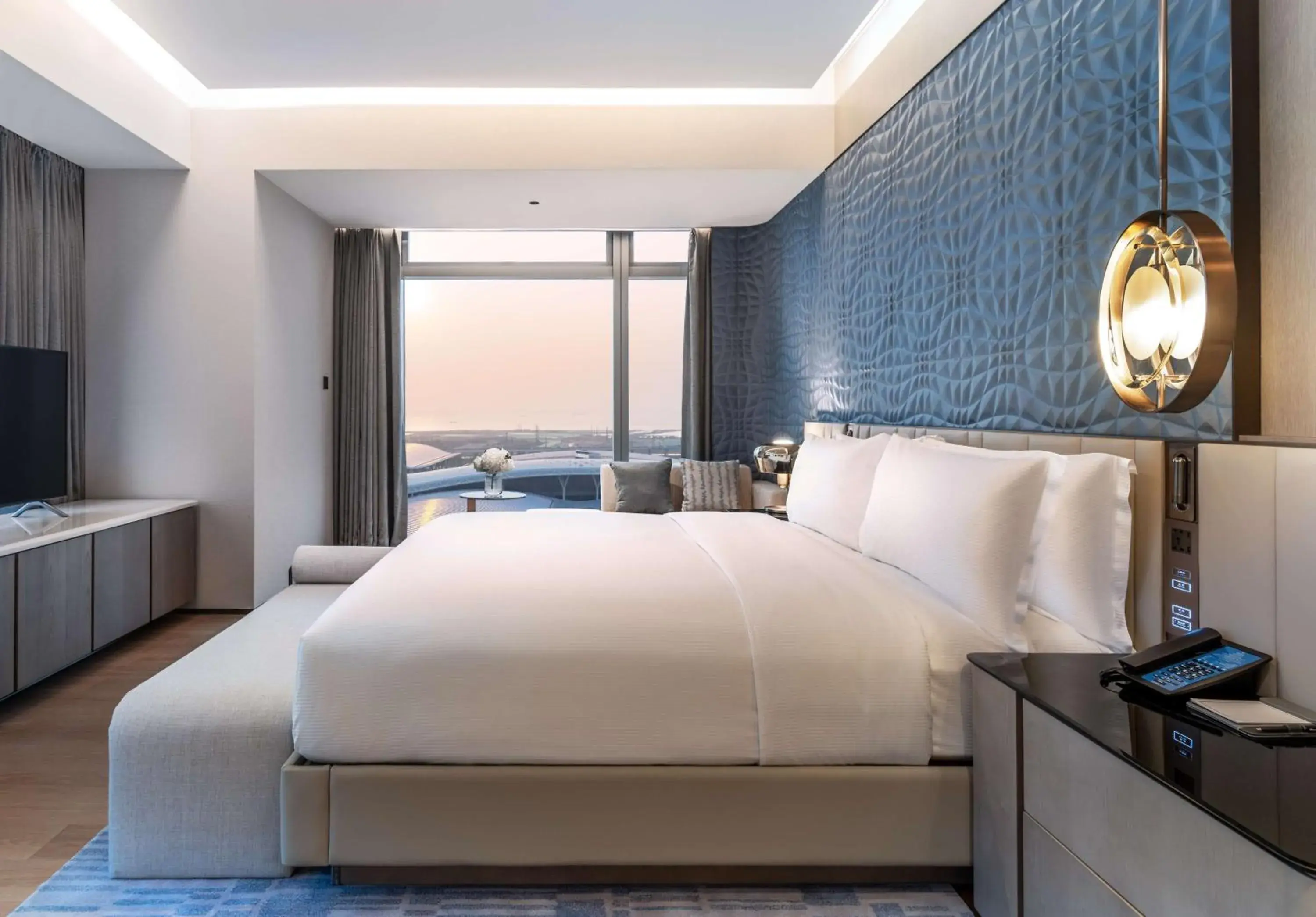 Bedroom in Hilton Shenzhen World Exhibition & Convention Center