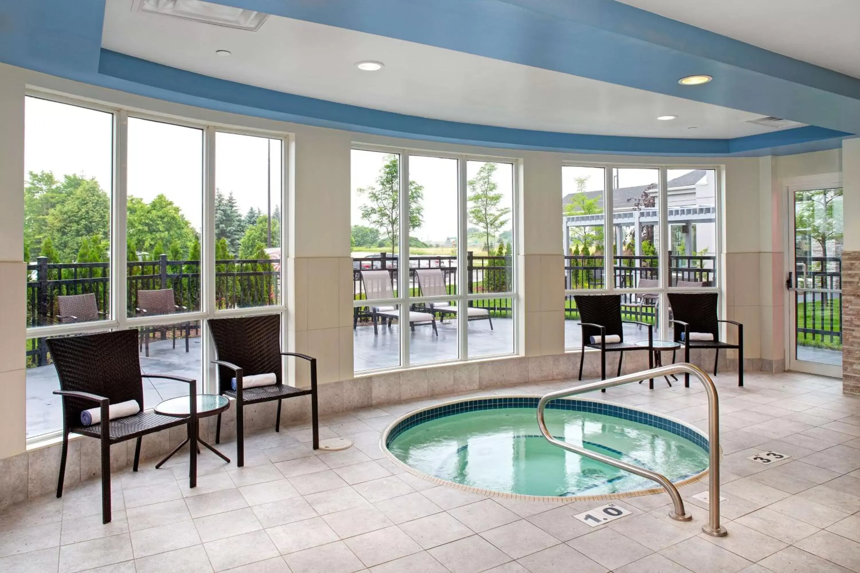 Pool view, Swimming Pool in Hilton Garden Inn Toronto-Oakville