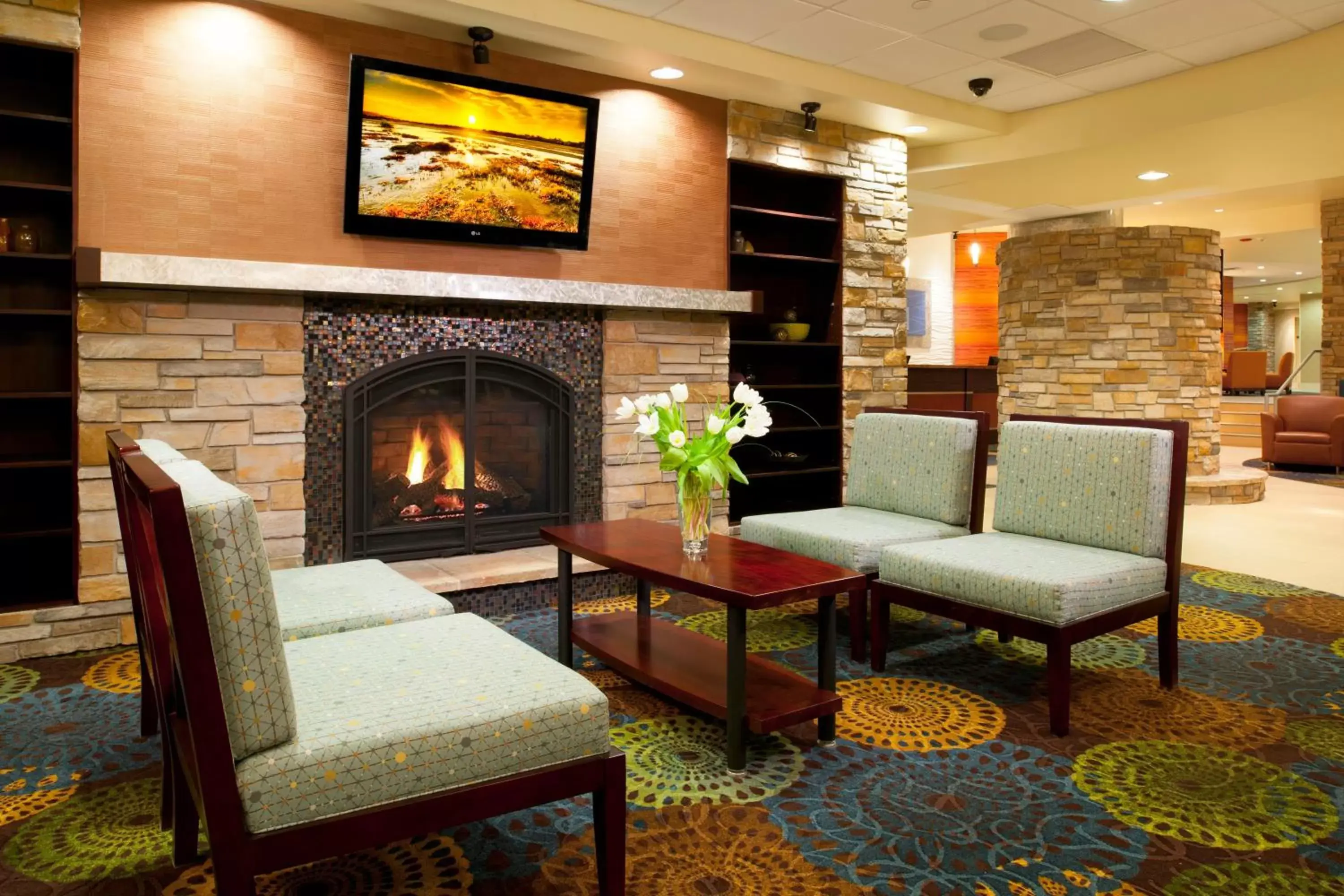 Property building, Seating Area in Holiday Inn Express Pittsburgh West - Greentree, an IHG Hotel