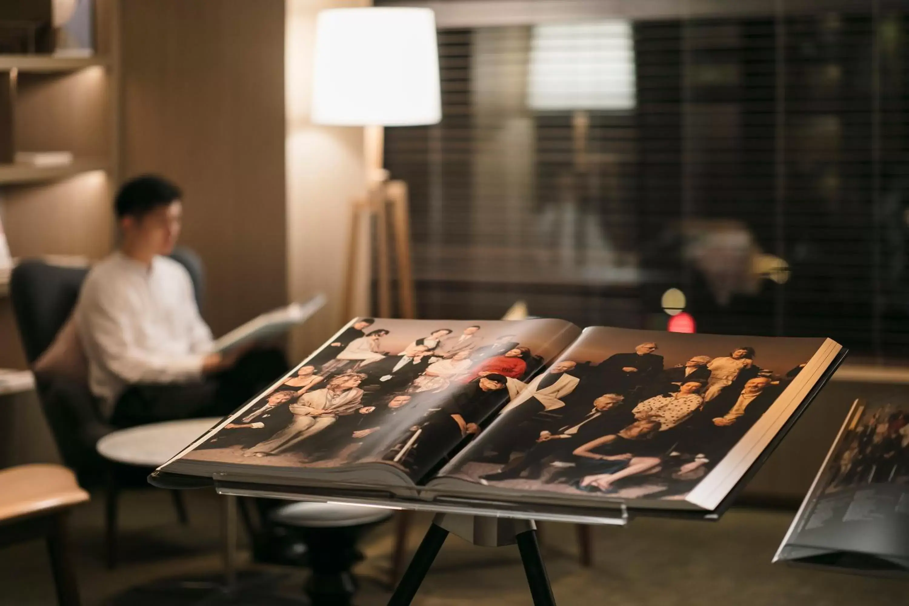 Library in Hotel Stage