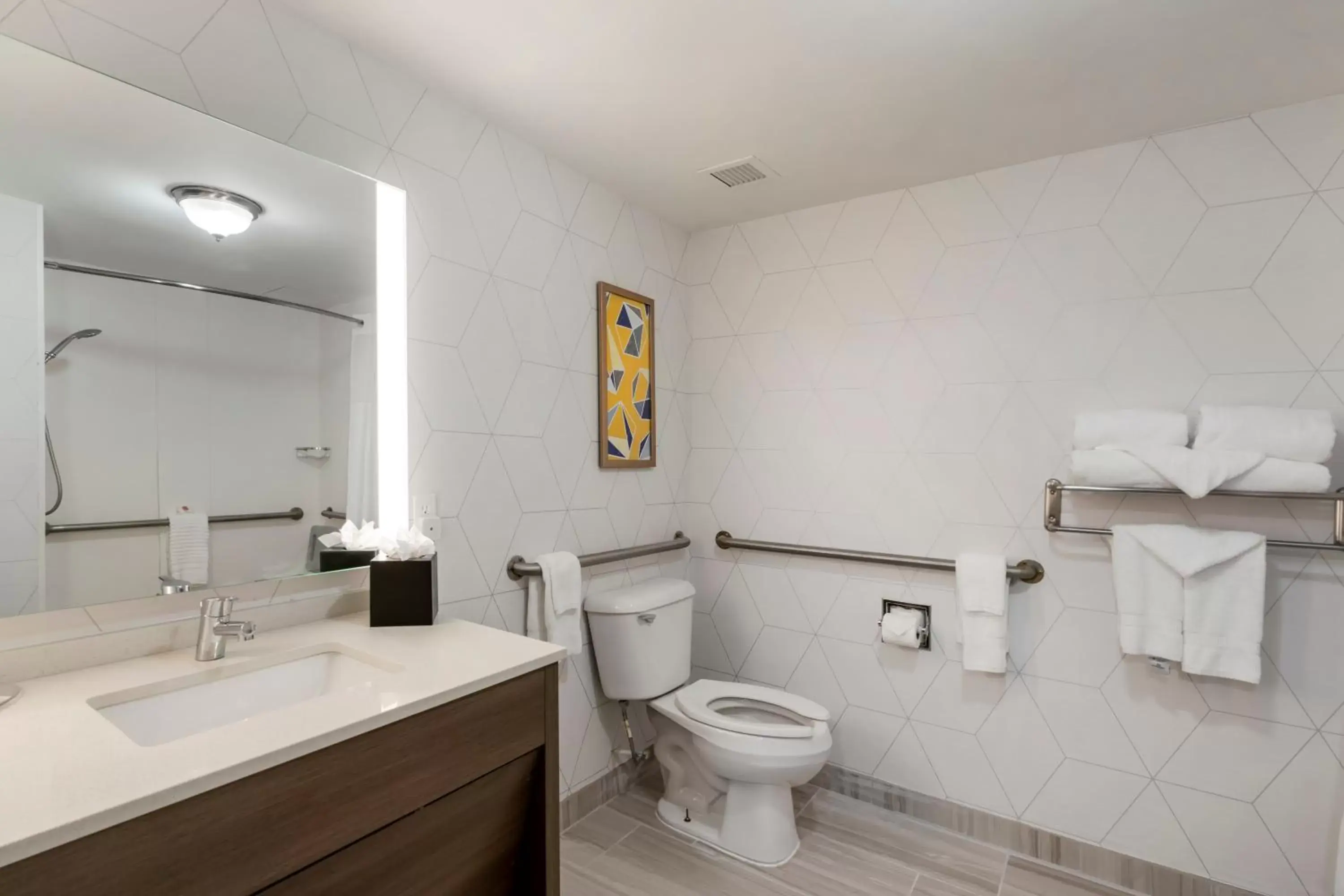 Bathroom in Comfort Inn & Suites Hampton near Coliseum