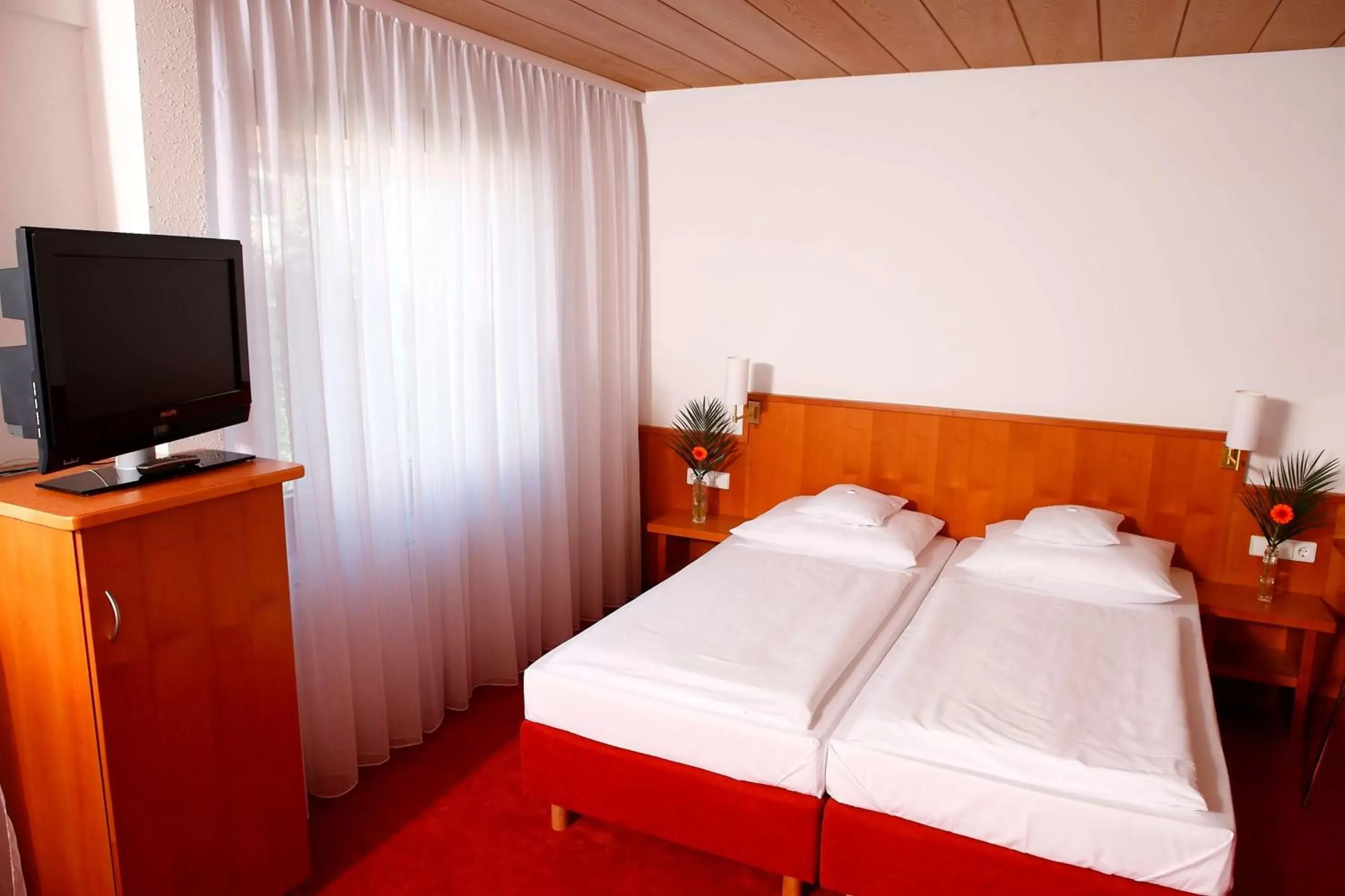 Photo of the whole room, Bed in Hotel Stuttgart 21