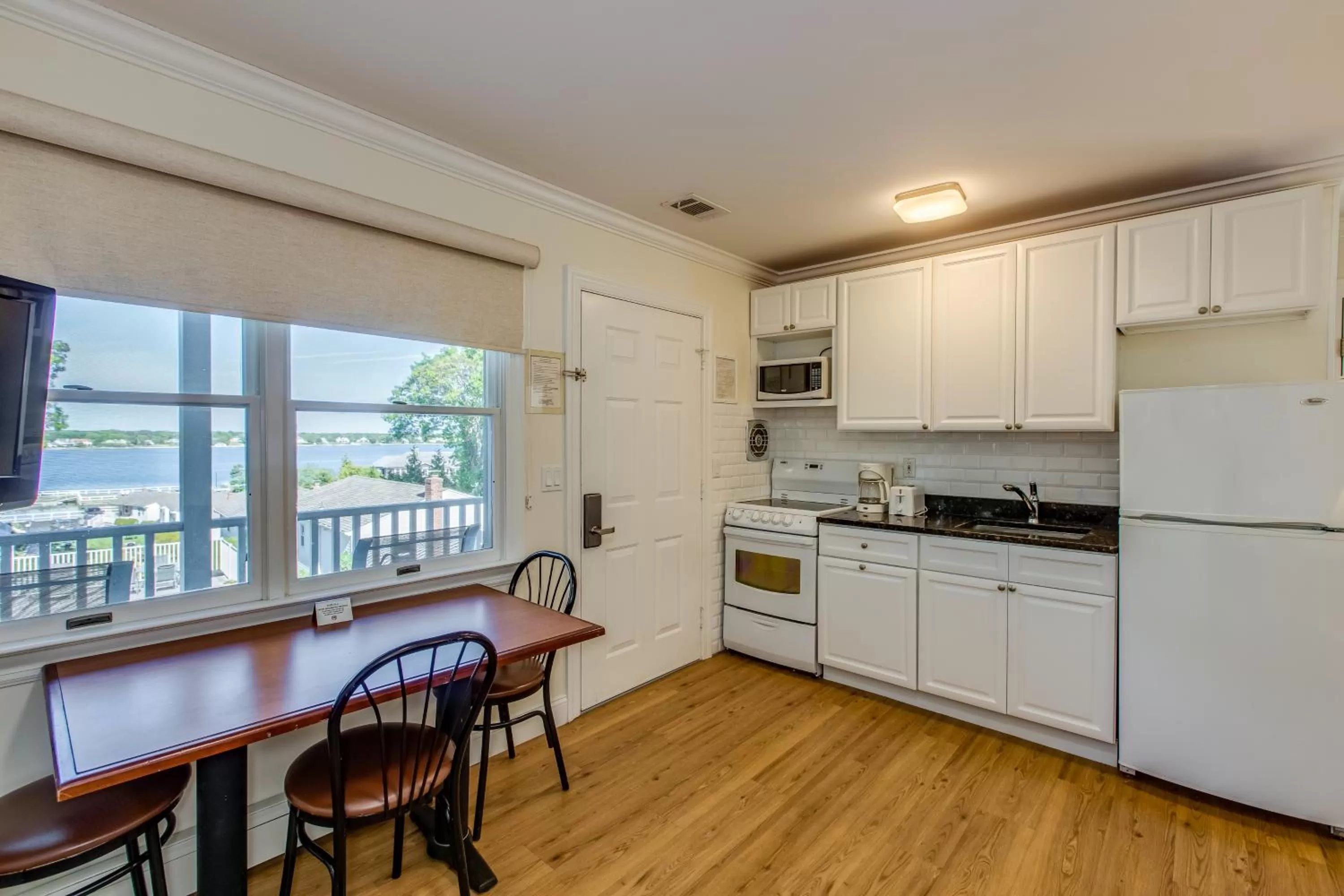 Colonial Shores Resort