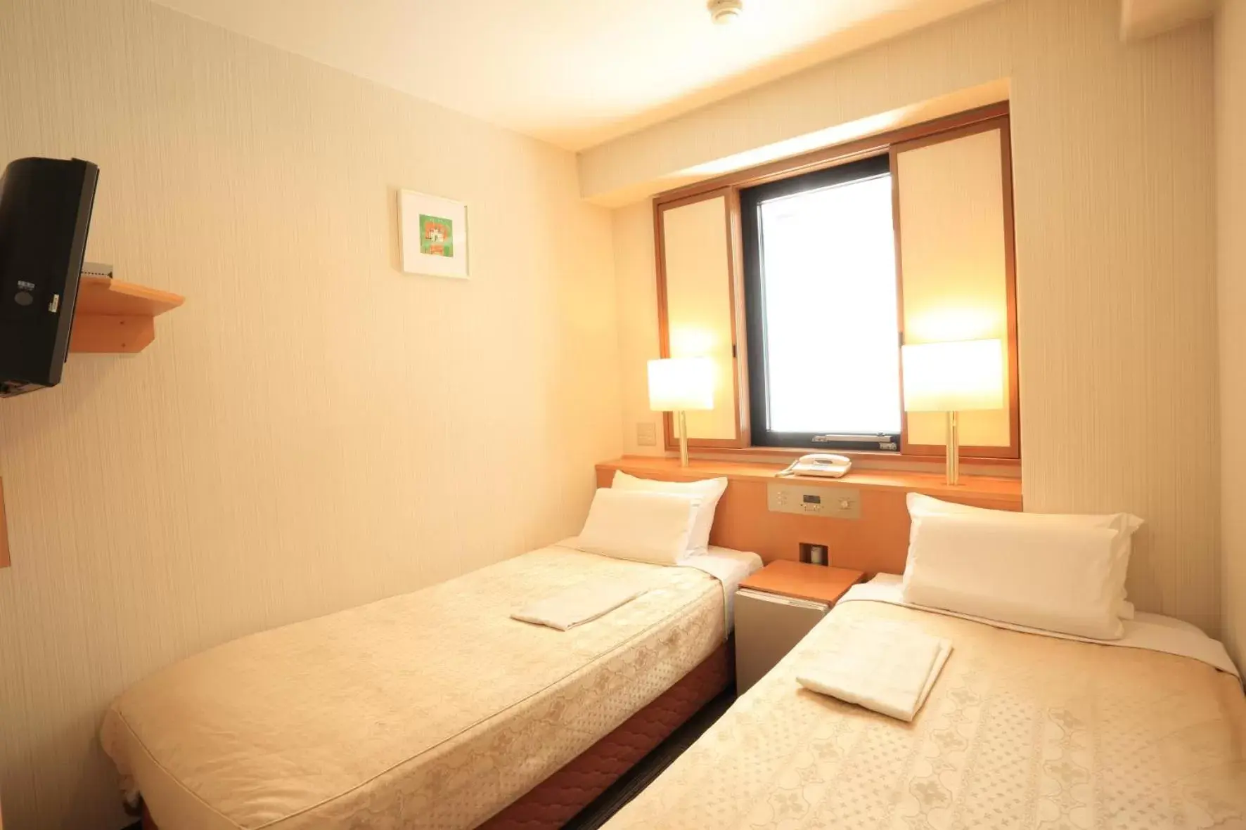 Bedroom, Bed in Smile Hotel Shizuoka